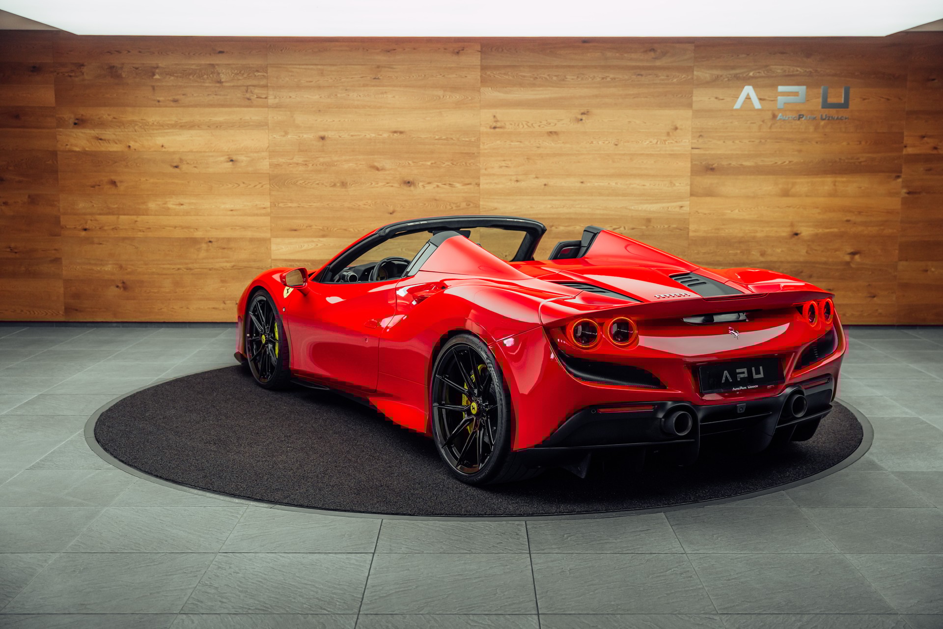 FERRARI F8 Spider-showroom-element-2
