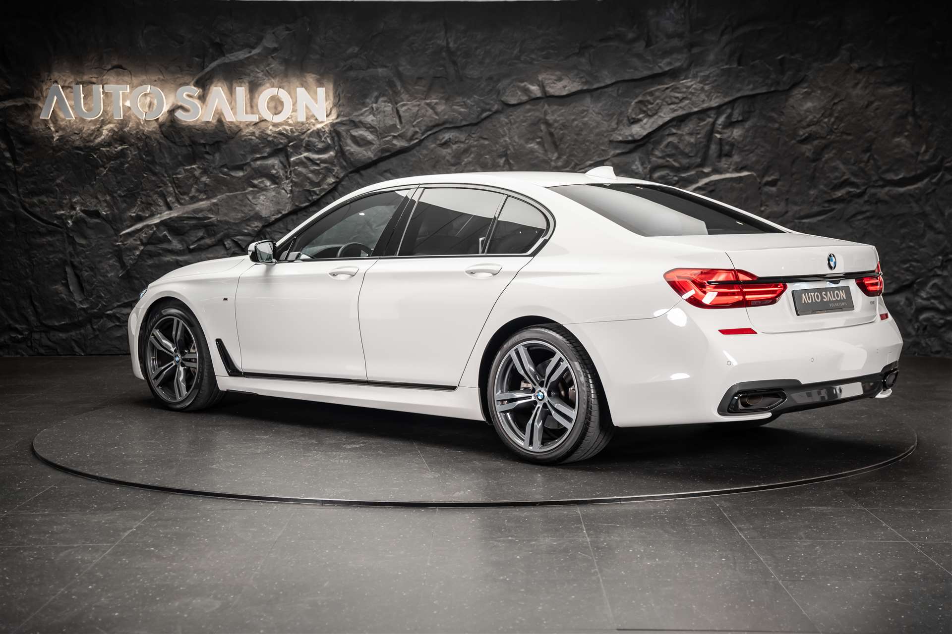 BMW BMW 730d xDrive M Sport Steptronic *Excl. Leder Elfenbein*-image-2