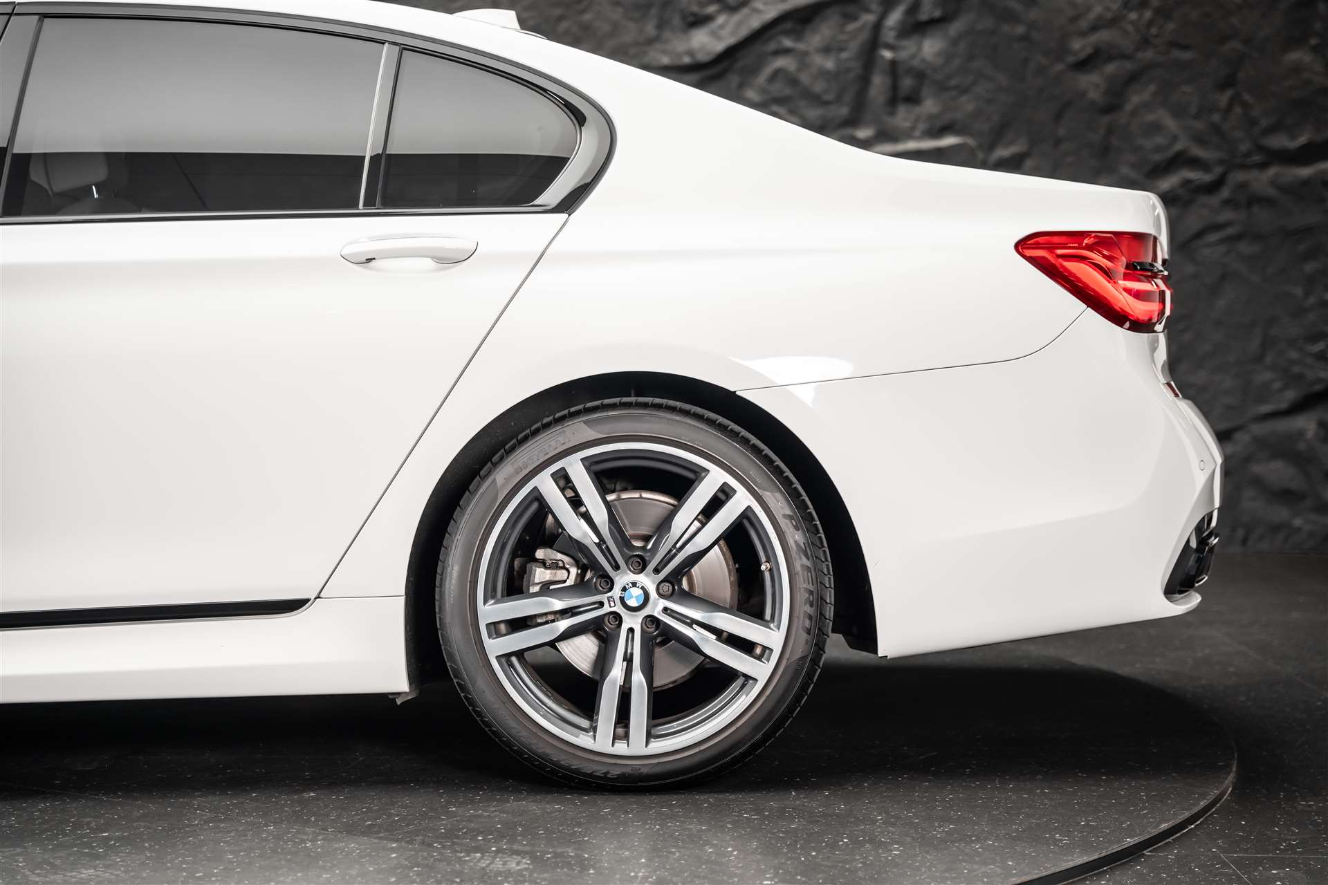 BMW BMW 730d xDrive M Sport Steptronic *Excl. Leder Elfenbein*-image-14