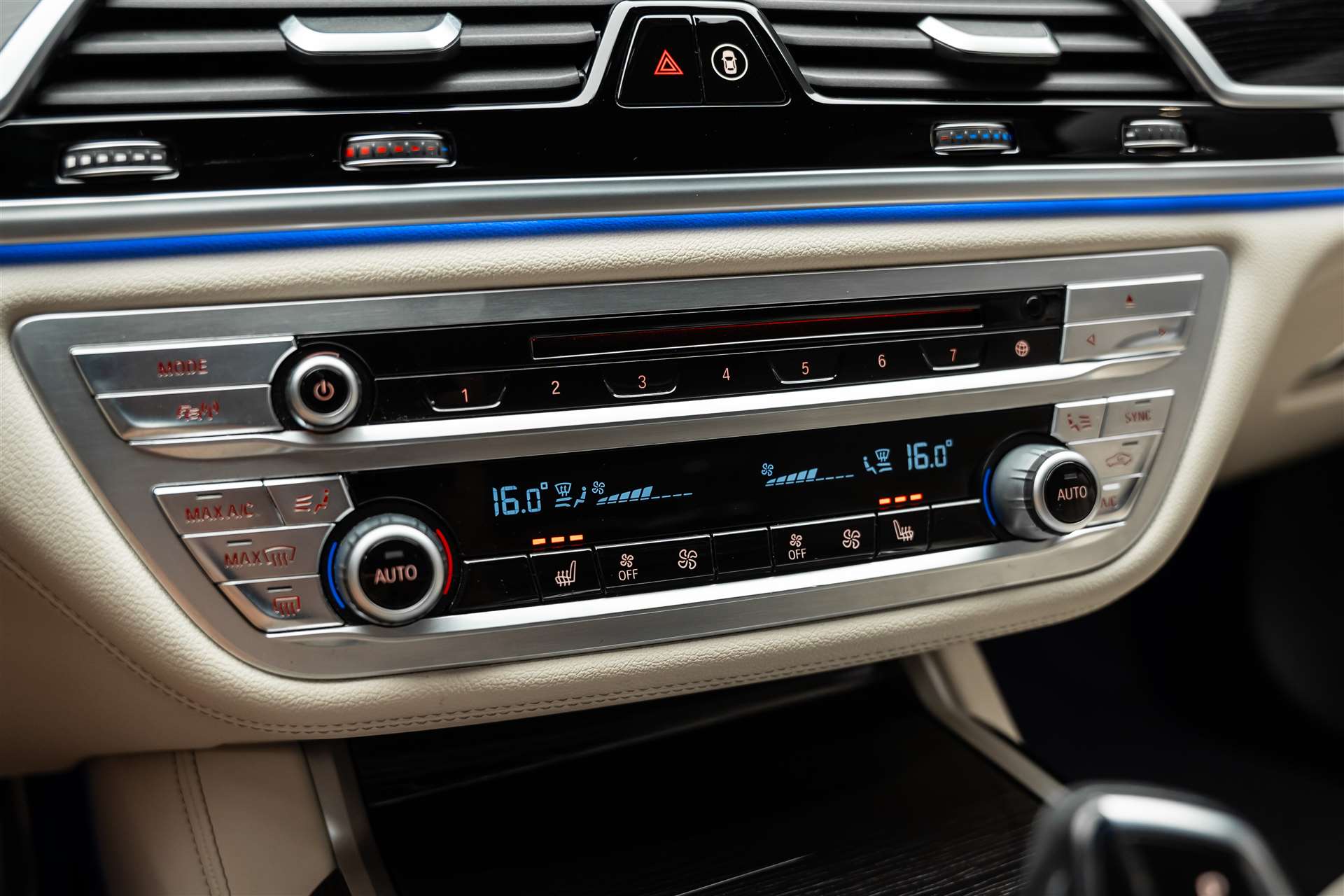 BMW BMW 730d xDrive M Sport Steptronic *Excl. Leder Elfenbein*-image-25