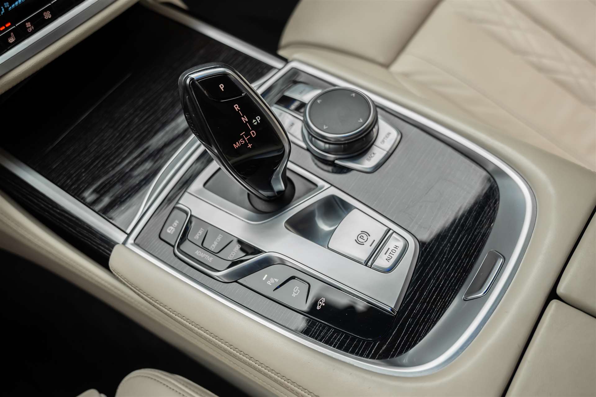 BMW BMW 730d xDrive M Sport Steptronic *Excl. Leder Elfenbein*-image-26