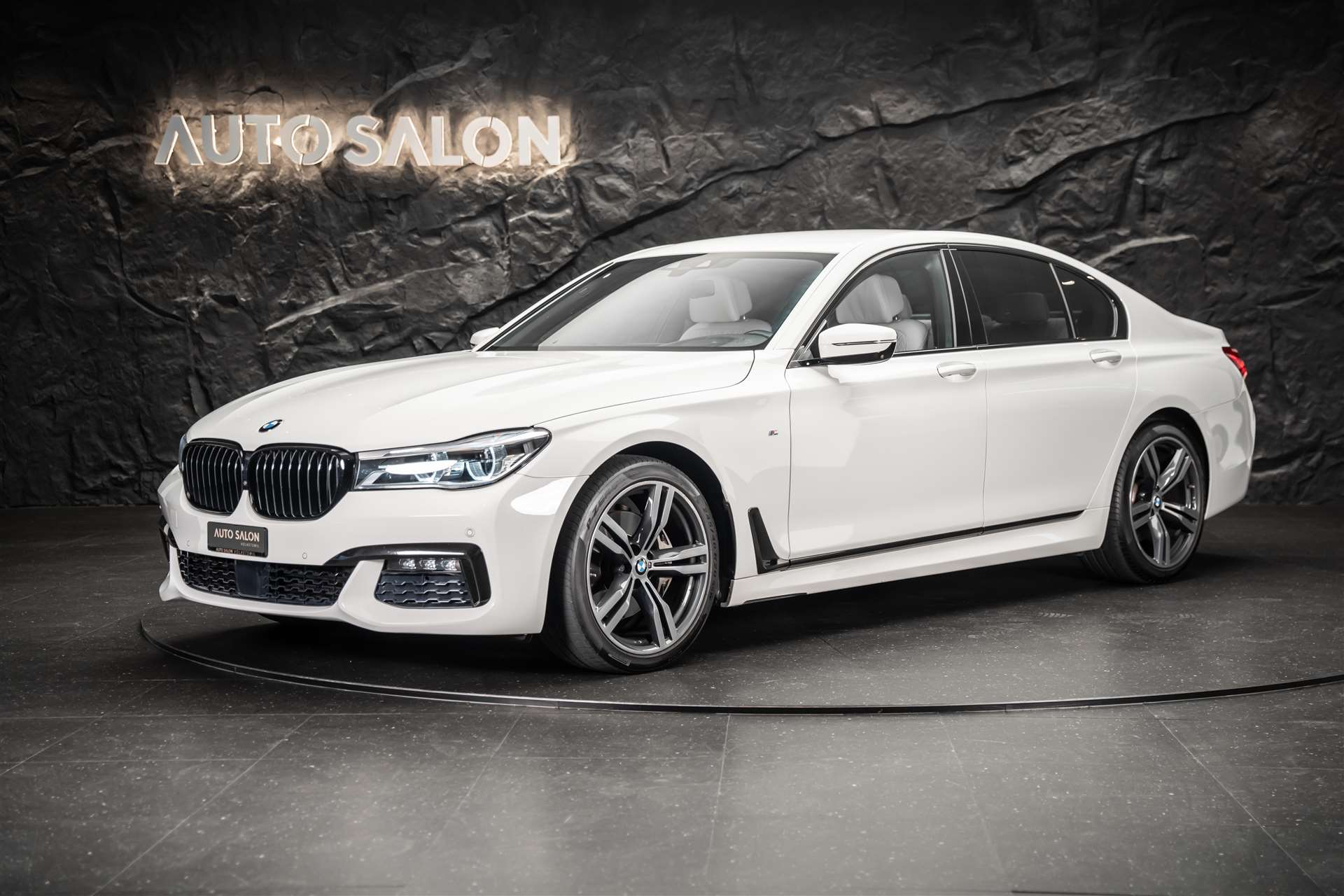 BMW BMW 730d xDrive M Sport Steptronic *Excl. Leder Elfenbein*-image-0