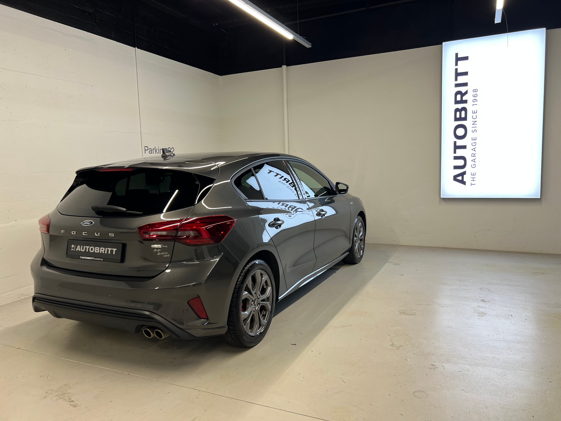 FORD Focus 1.0i EcoB Hybrid 125 ST-Line-showroom-element-1