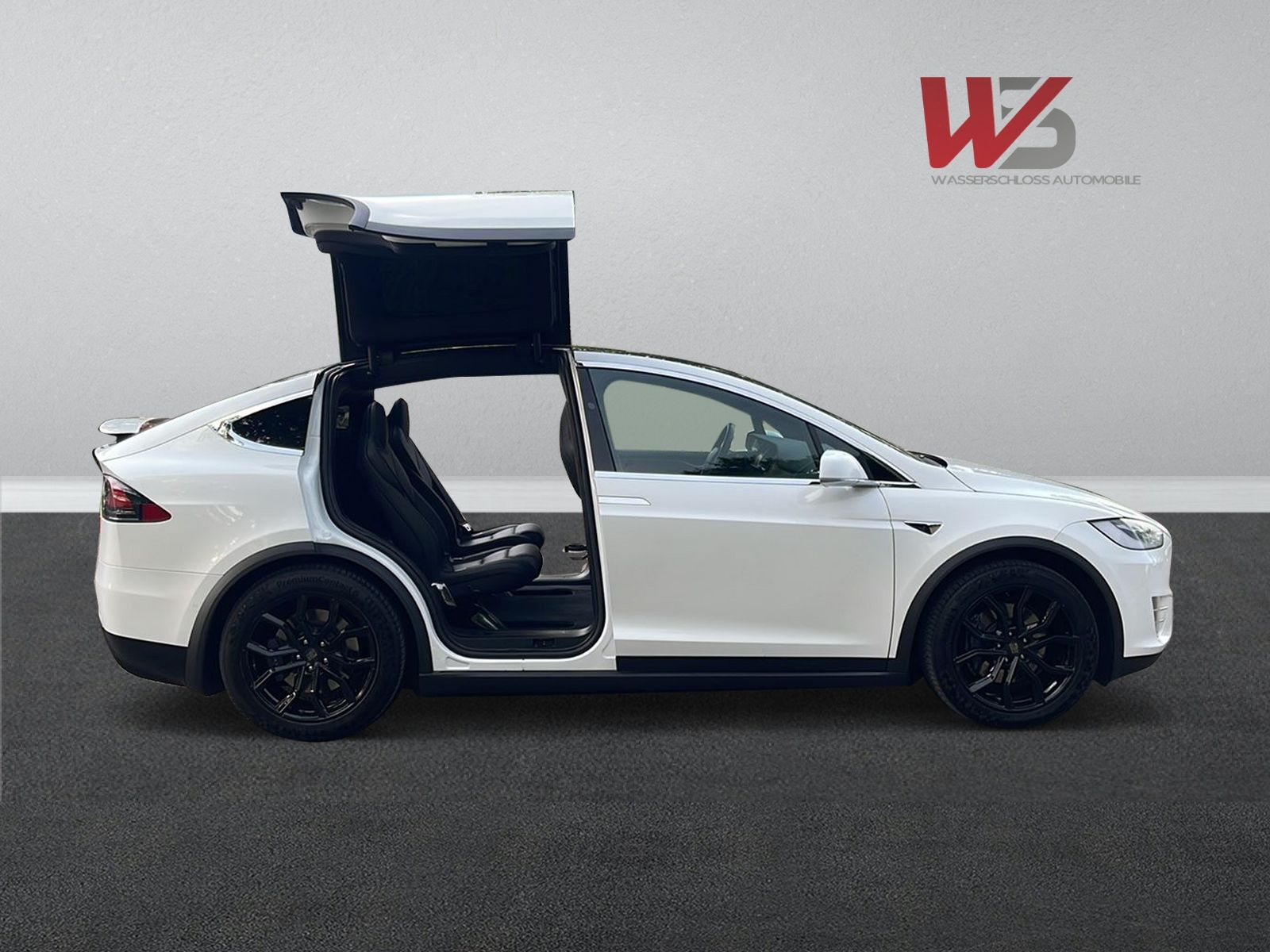 TESLA Model X Maximale-Reichweite-showroom-element-2