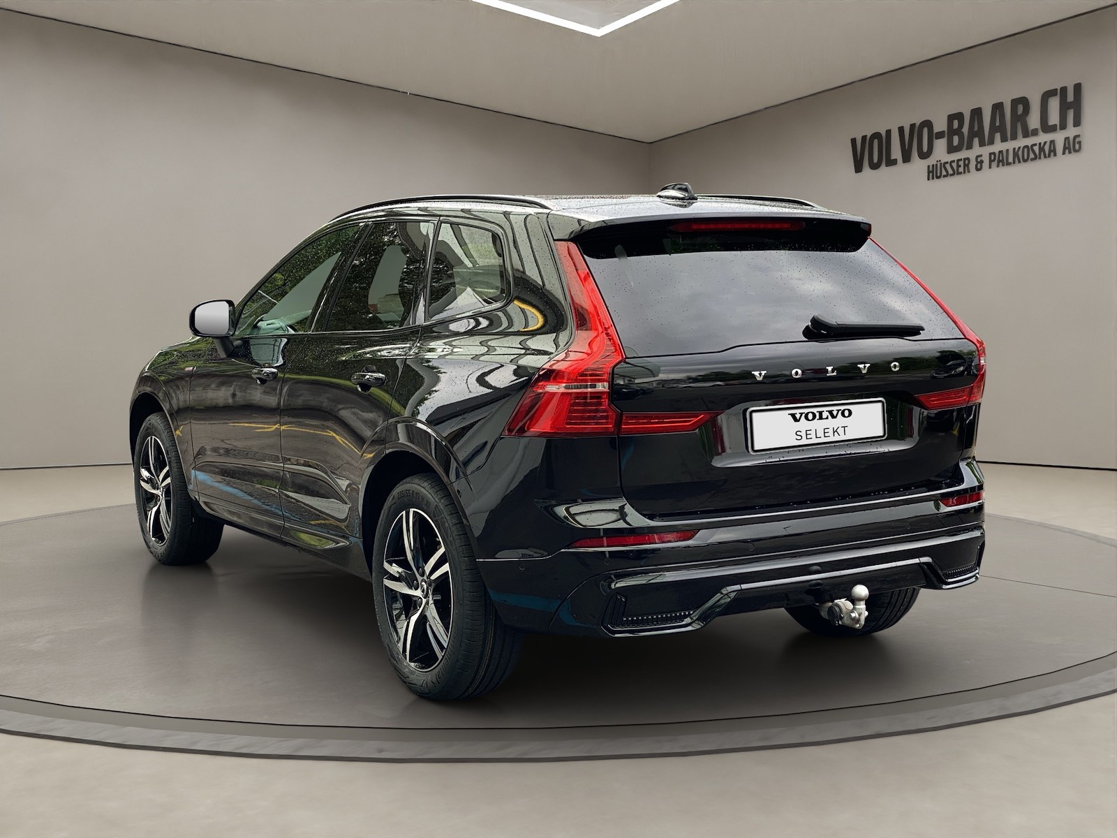 VOLVO XC60 2.0 B4 MH R-Design AWD-showroom-element-2
