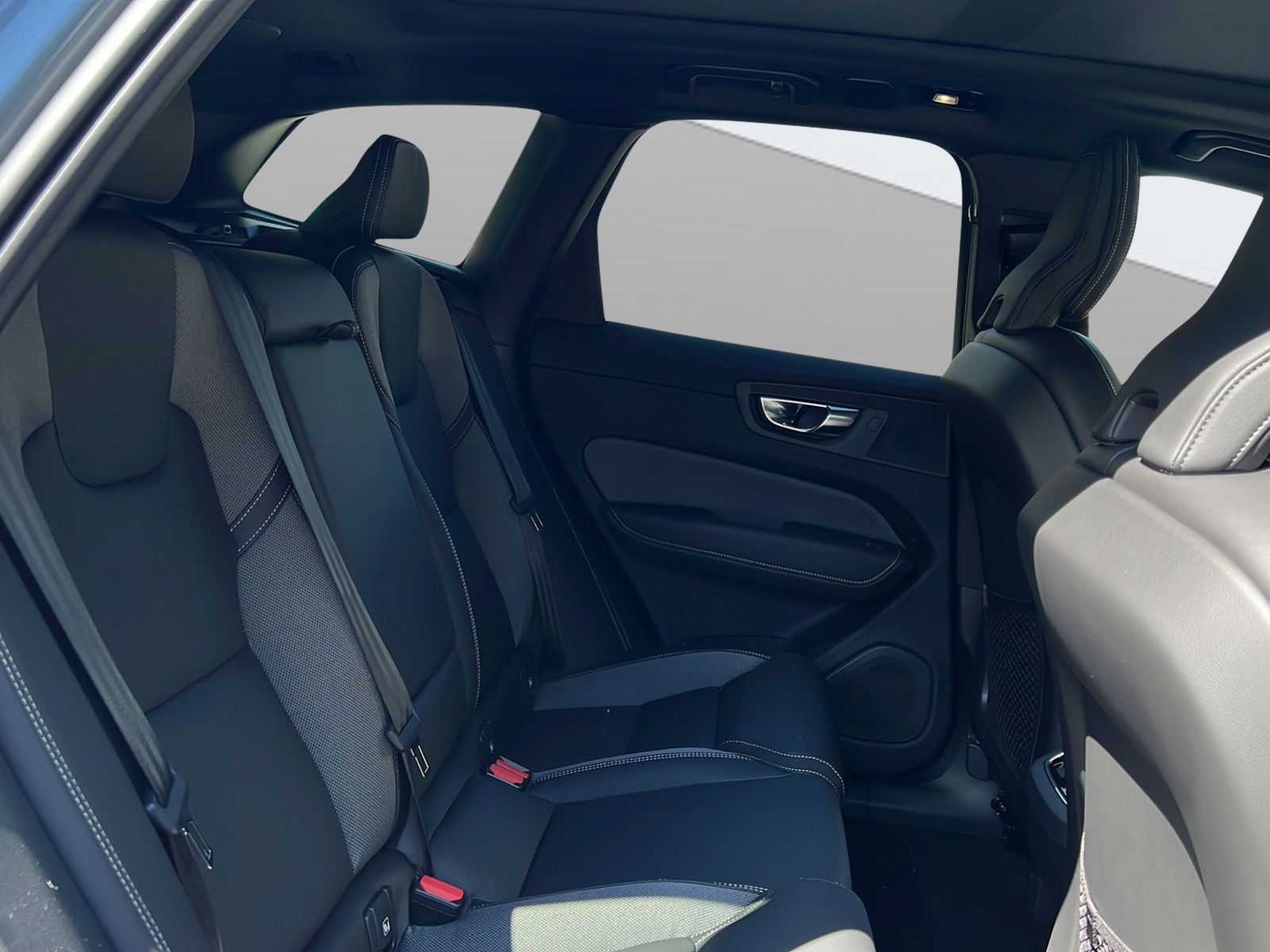 Image VOLVO XC60 XC60 B5 Benzin Mild Hybrid AWD Ultimate Dark Geartronic