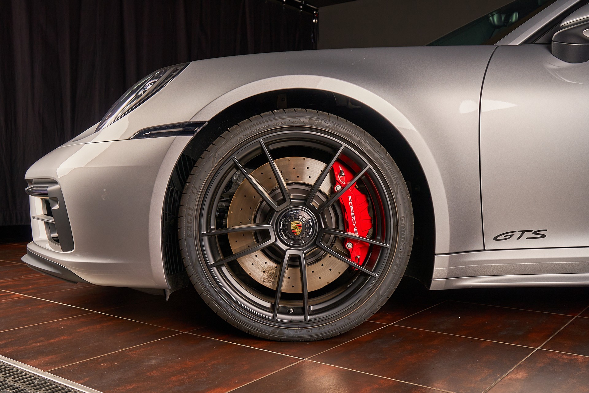 PORSCHE 911 Carrera 4 GTS PDK-showroom-element-1