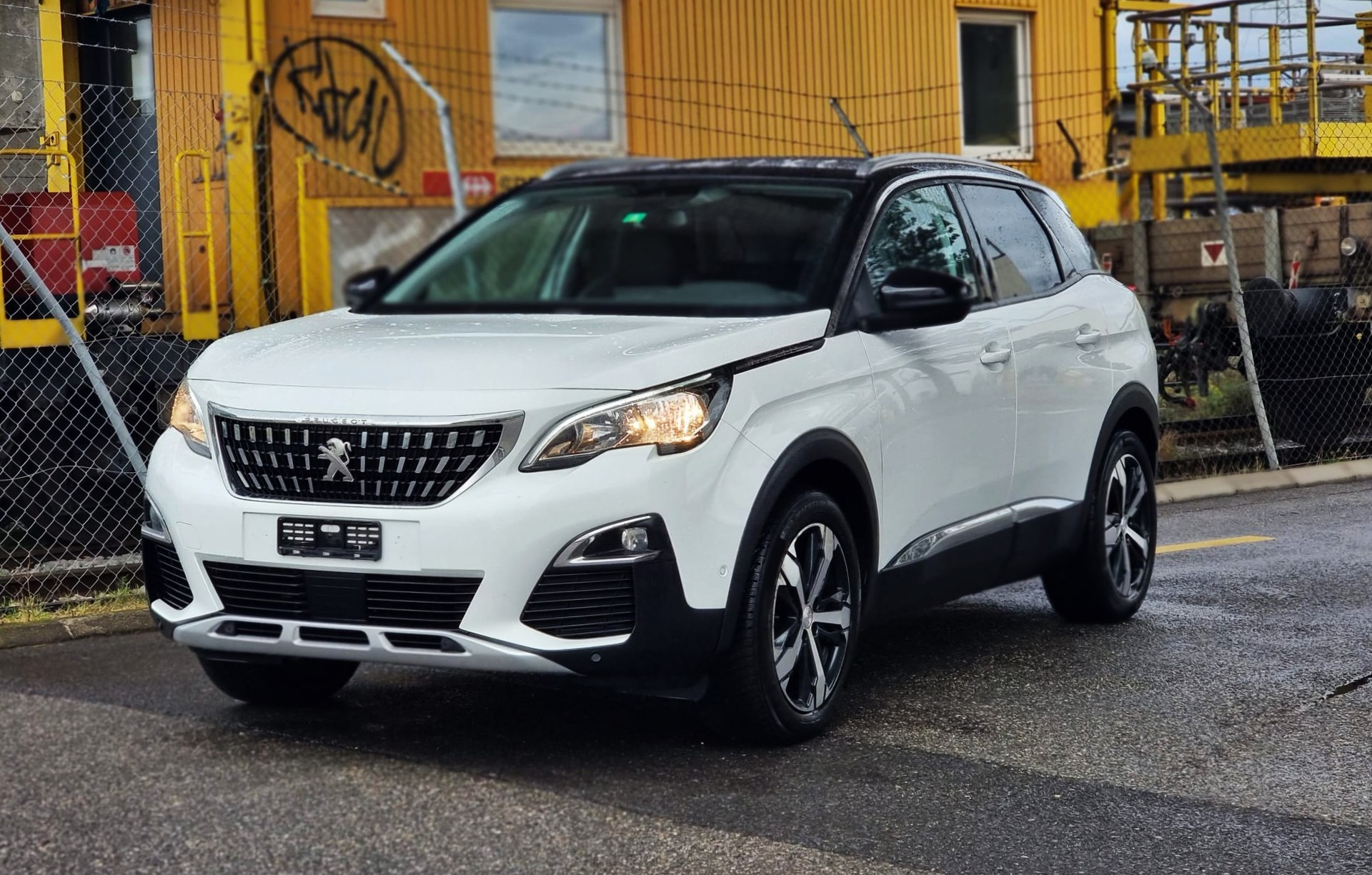 PEUGEOT 3008 1.2 PureTech Access-image-2
