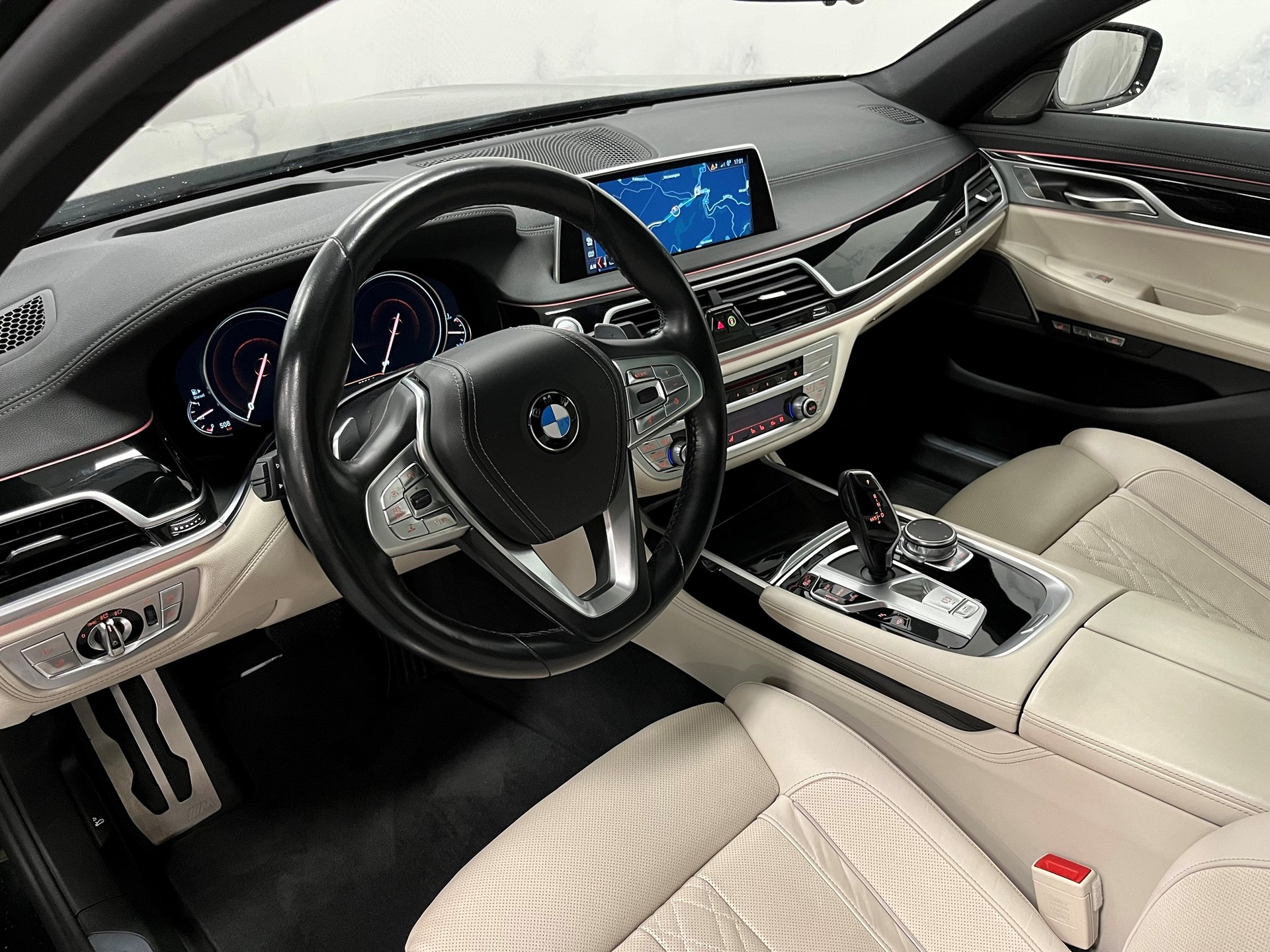 BMW 740d xDrive Steptronic-image-2