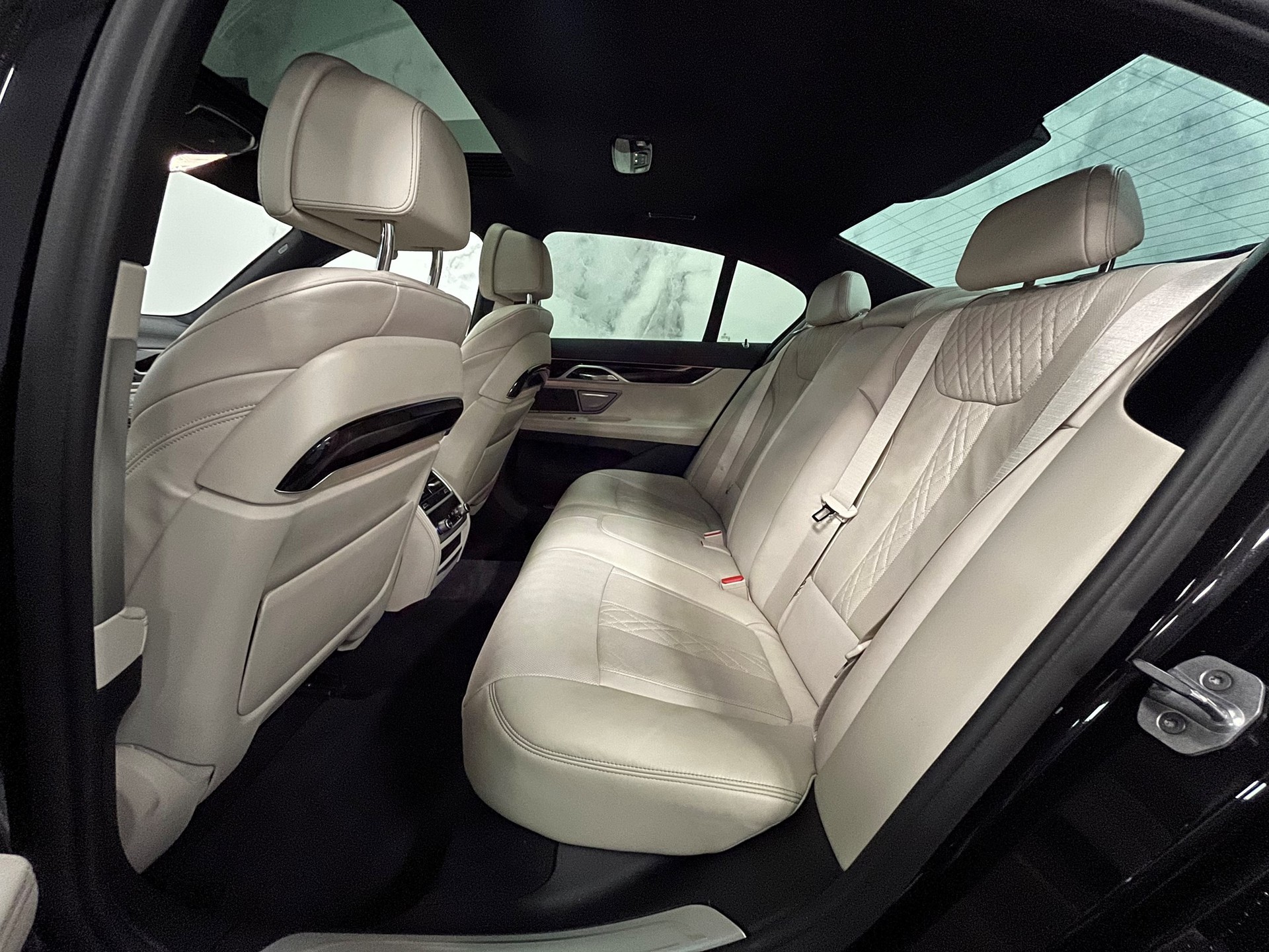 BMW 740d xDrive Steptronic-image-4