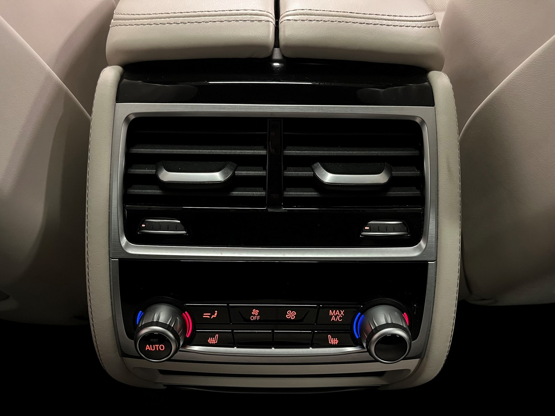 BMW 740d xDrive Steptronic-image-7
