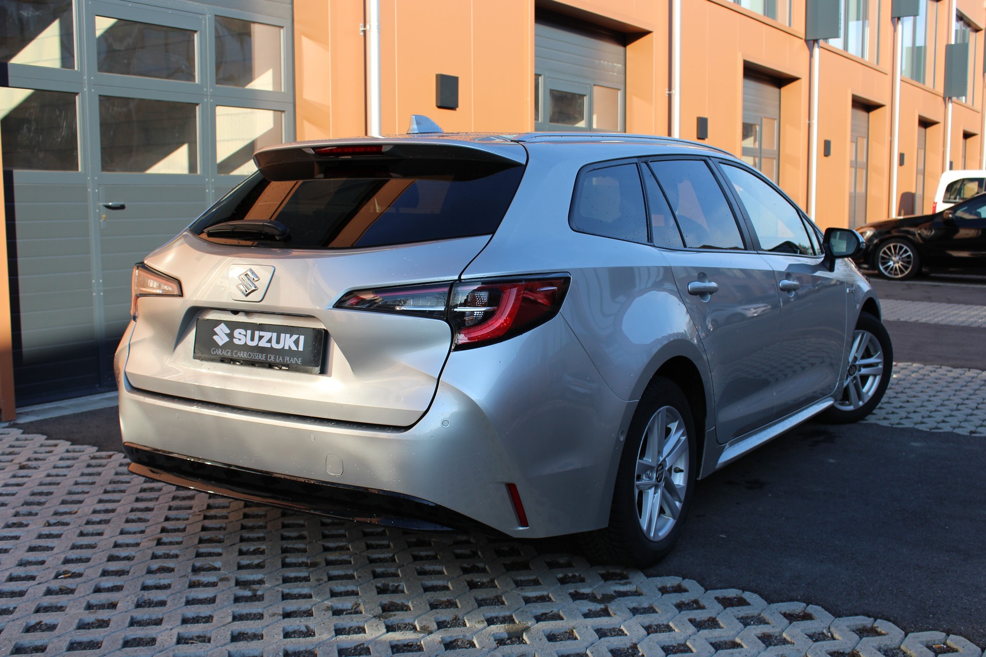 SUZUKI Swace 1.8 Hybrid Compact Top E-CVT-image-6