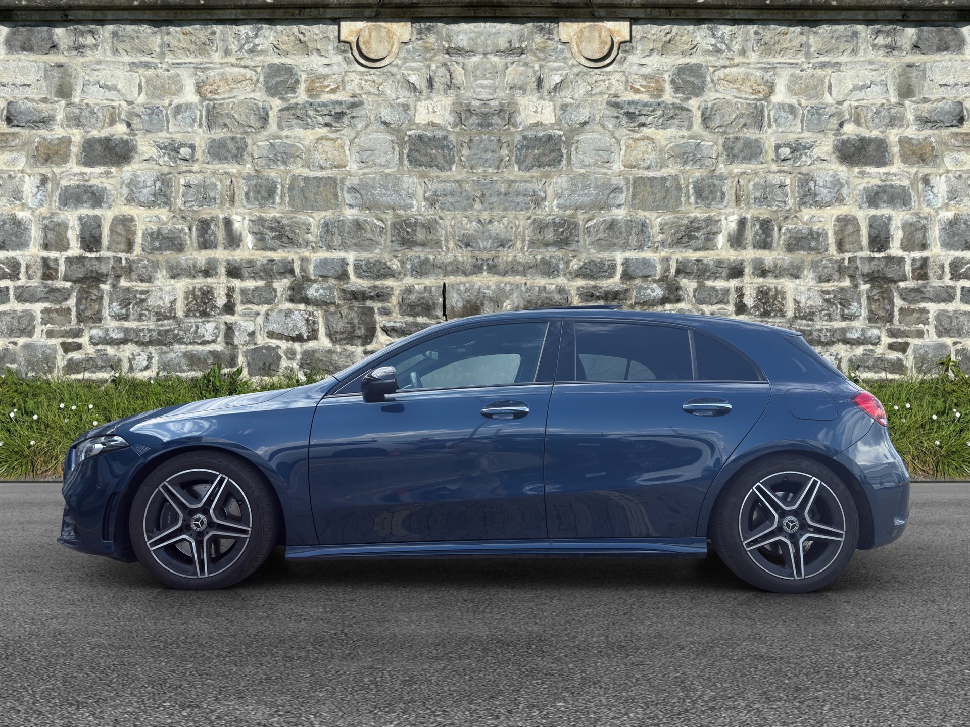 MERCEDES-BENZ A 250 4Matic AMG Line 4Matic 7G-DCT-showroom-element-2