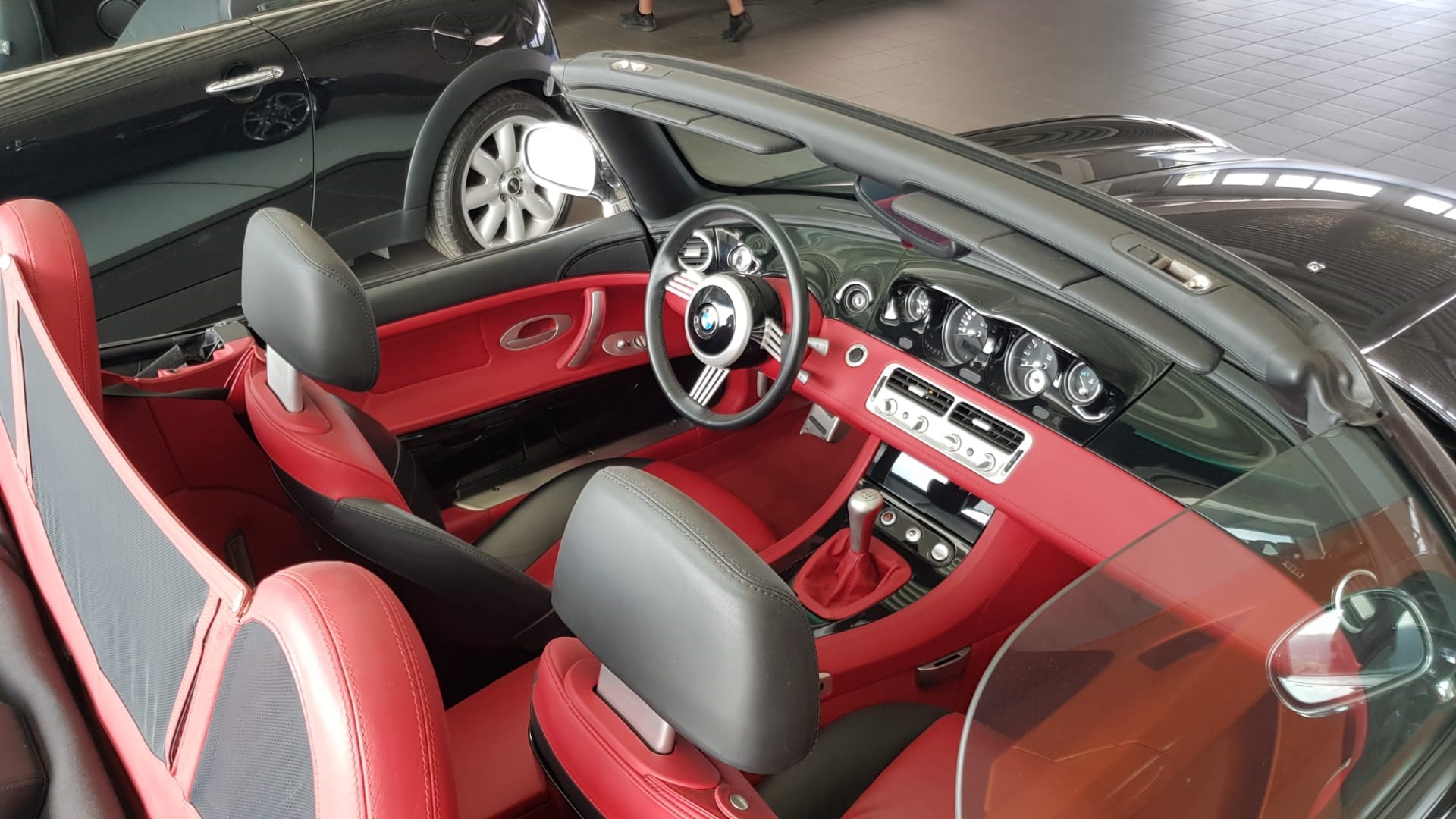 BMW Z8 Roadster-image-5