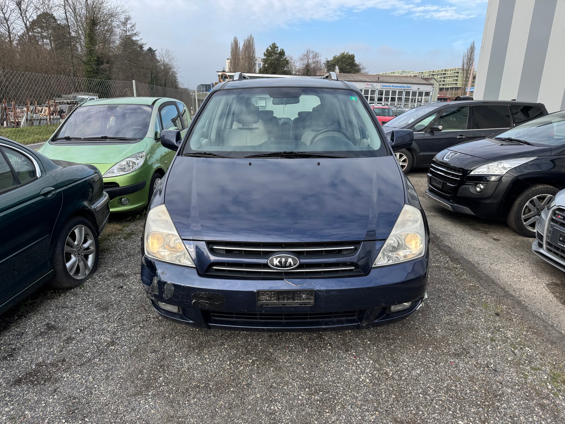 KIA Carnival 2.9 CRDi Classic-showroom-element-2