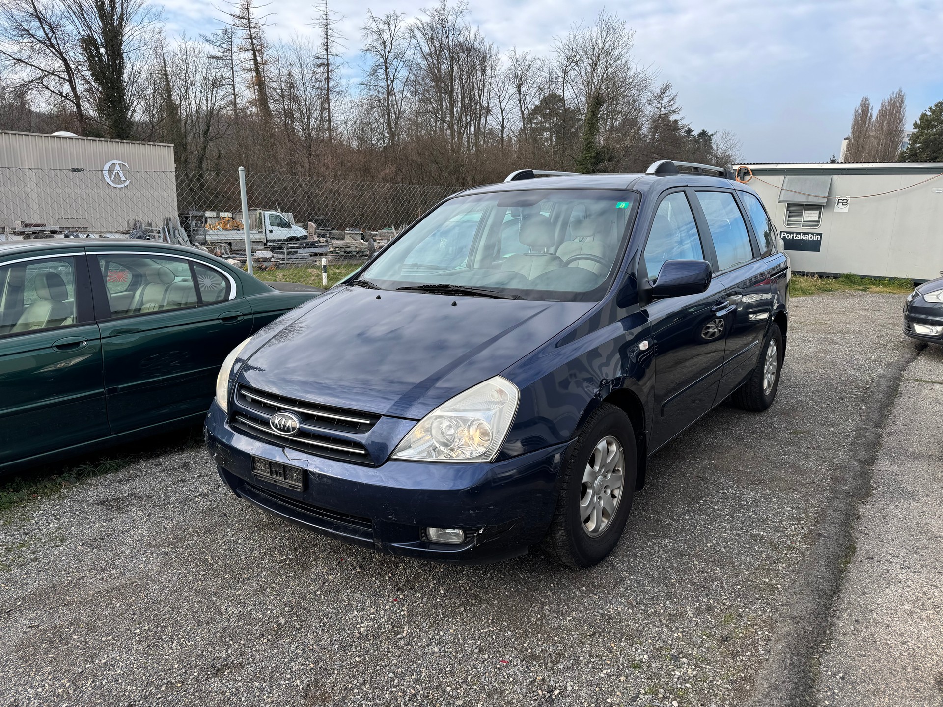 KIA Carnival 2.9 CRDi Classic-showroom-element-3