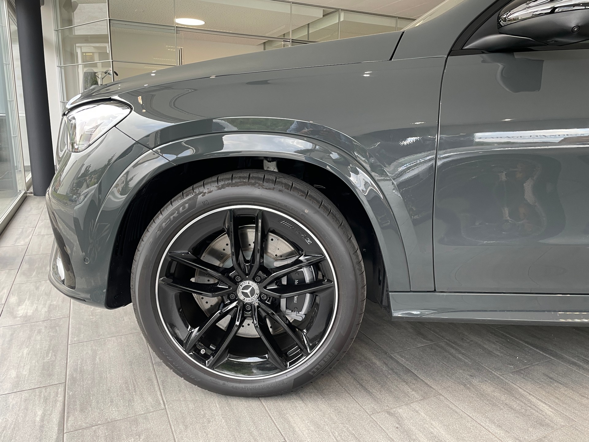 MERCEDES-BENZ GLE 450 4Matic 9G-Tronic-showroom-element-3