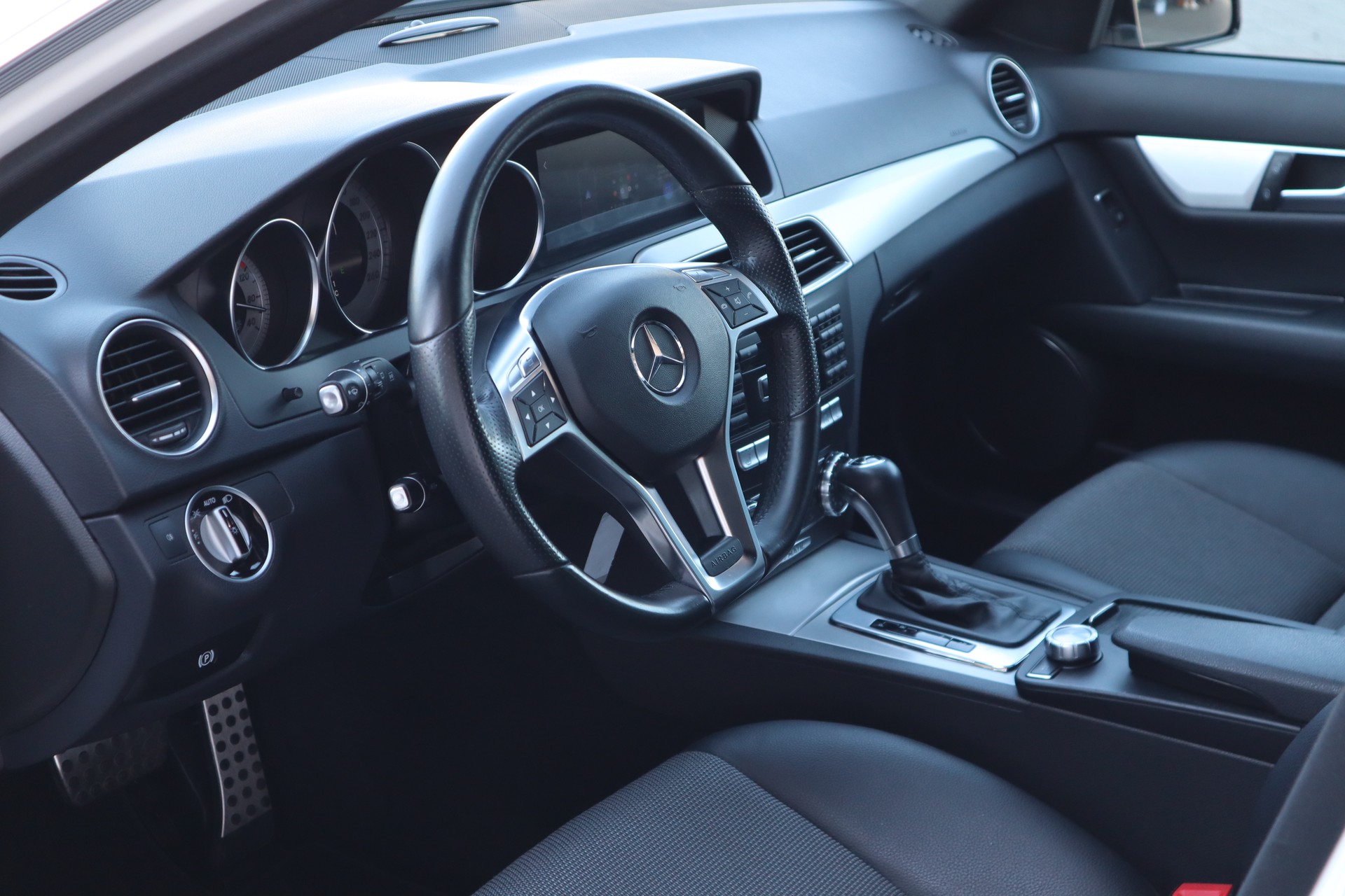 MERCEDES-BENZ C 250 CDI AMG Sport Paket 4Matic 7G-Tronic-showroom-element-3