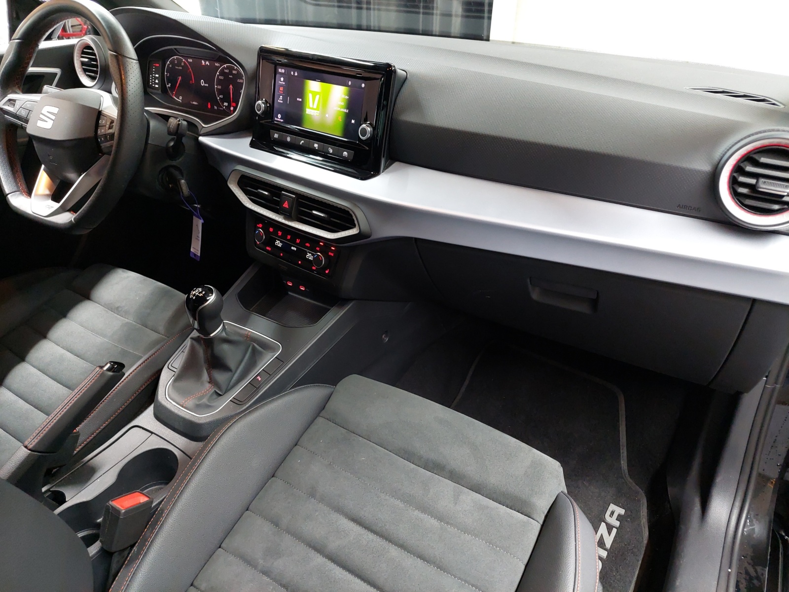 SEAT Ibiza 1.0 MPI Reference-image-9