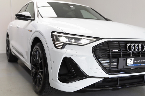 AUDI e-tron 55 S Line qu-showroom-element-1