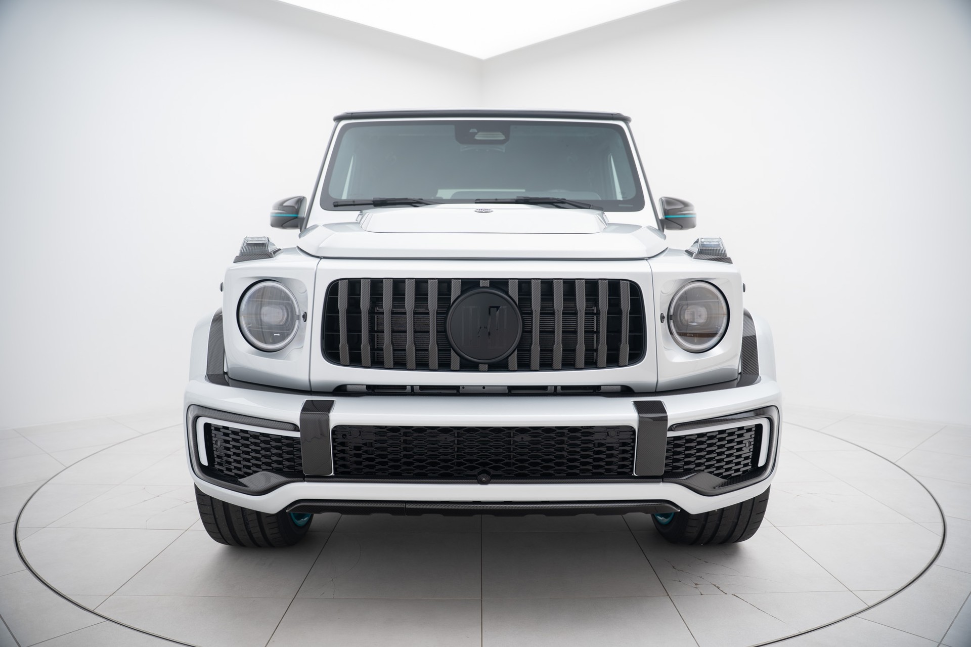 MERCEDES-BENZ HOF SIR CLASS-showroom-element-3