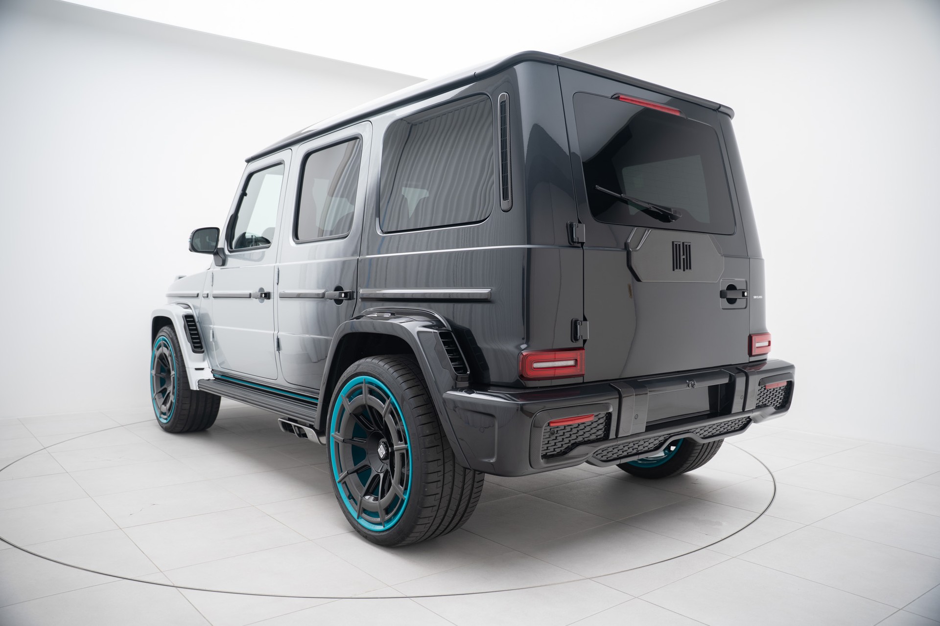 MERCEDES-BENZ HOF SIR CLASS-showroom-element-2