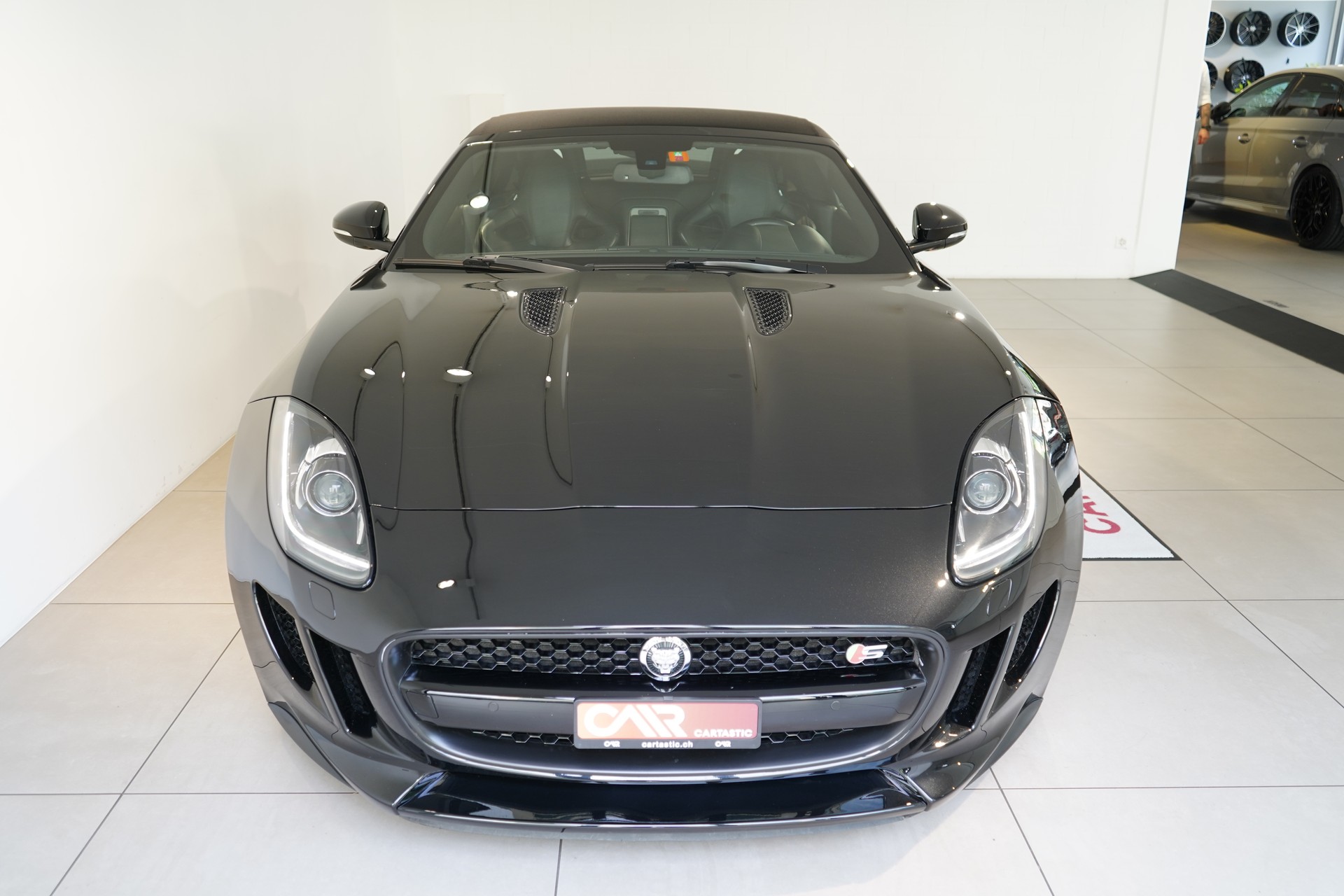 JAGUAR F-Type S 3.0 V6 S/C-showroom-element-1