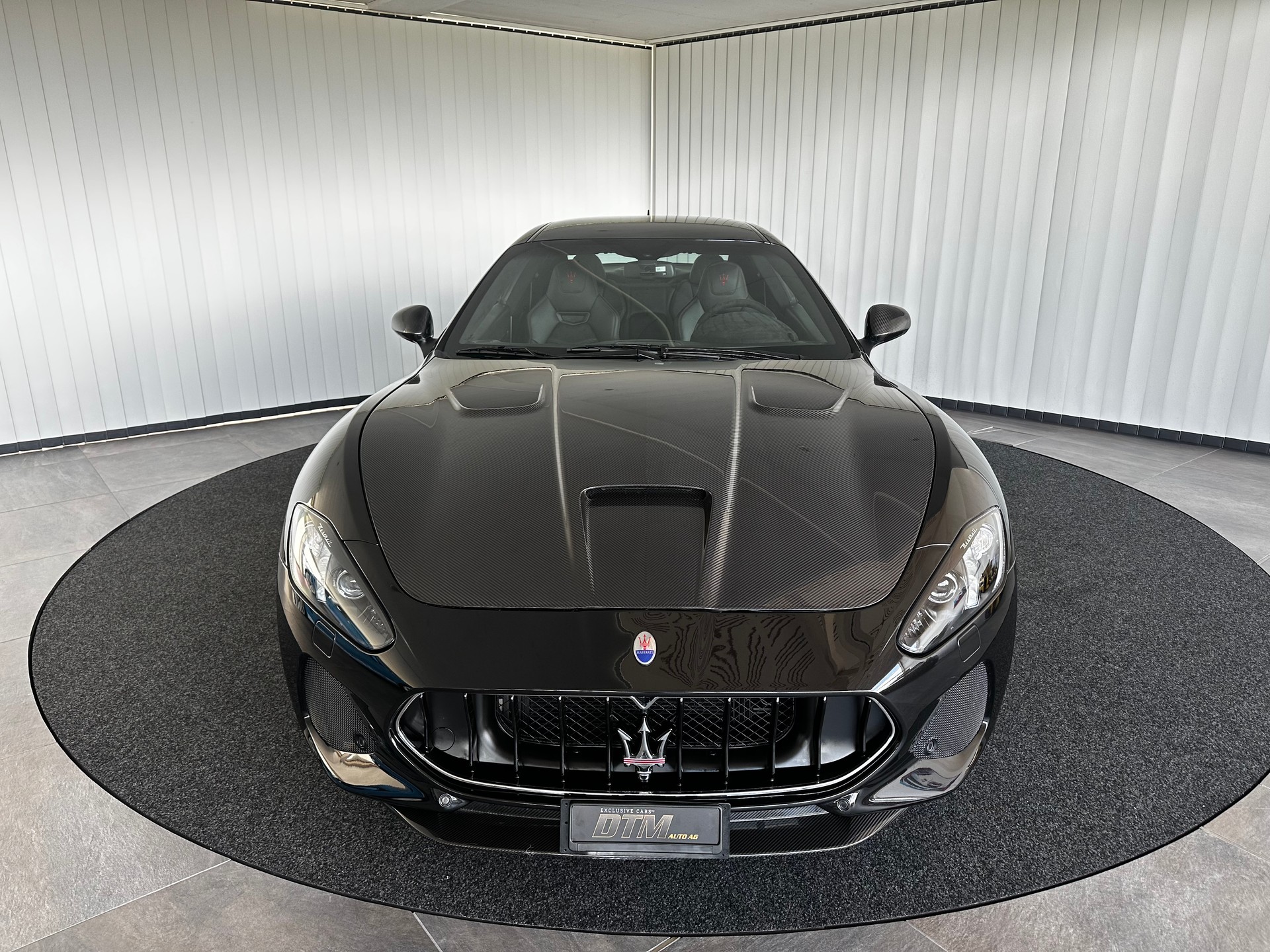 MASERATI GranTurismo MC-showroom-element-1