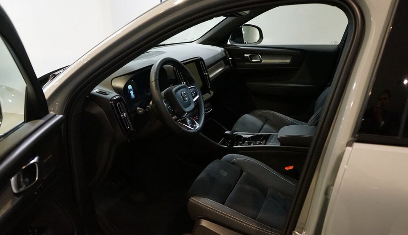 VOLVO XC40 B3 Benzin Mild Hybrid Plus Dark DCT Acquistare in vendita