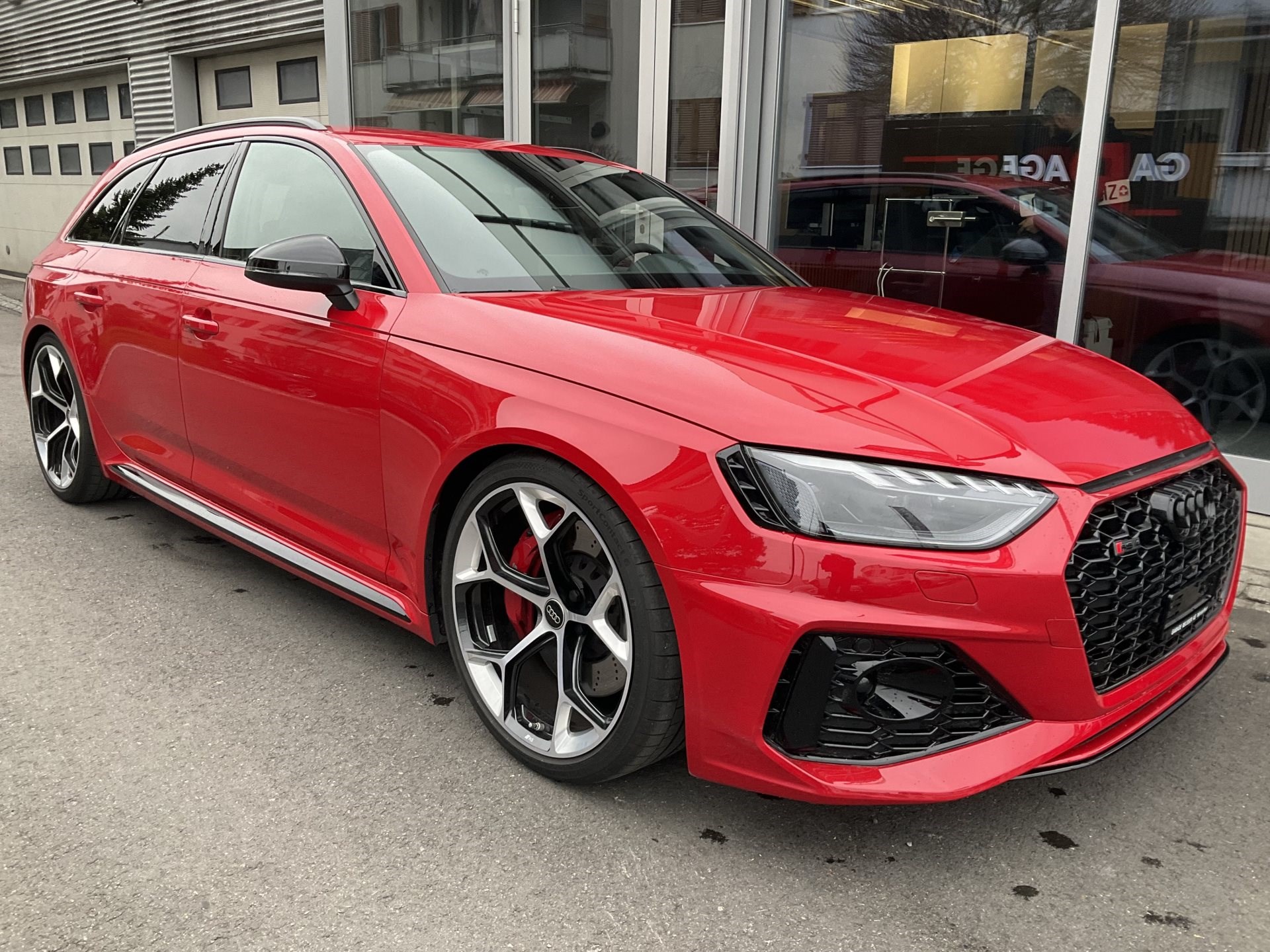 AUDI RS4 AVANT QUATTRO COPMETITION PLUS *** 5 JAHRE AUDI WERKSGARANTIE ***-showroom-element-2