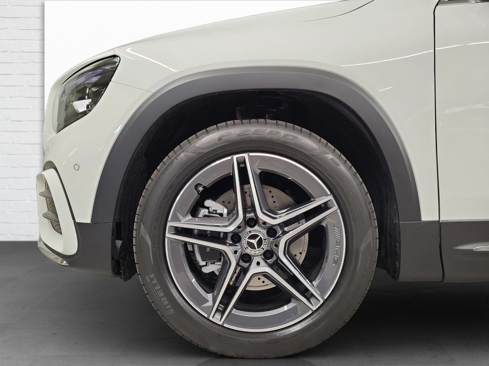 MERCEDES-BENZ GLB 200-image-5
