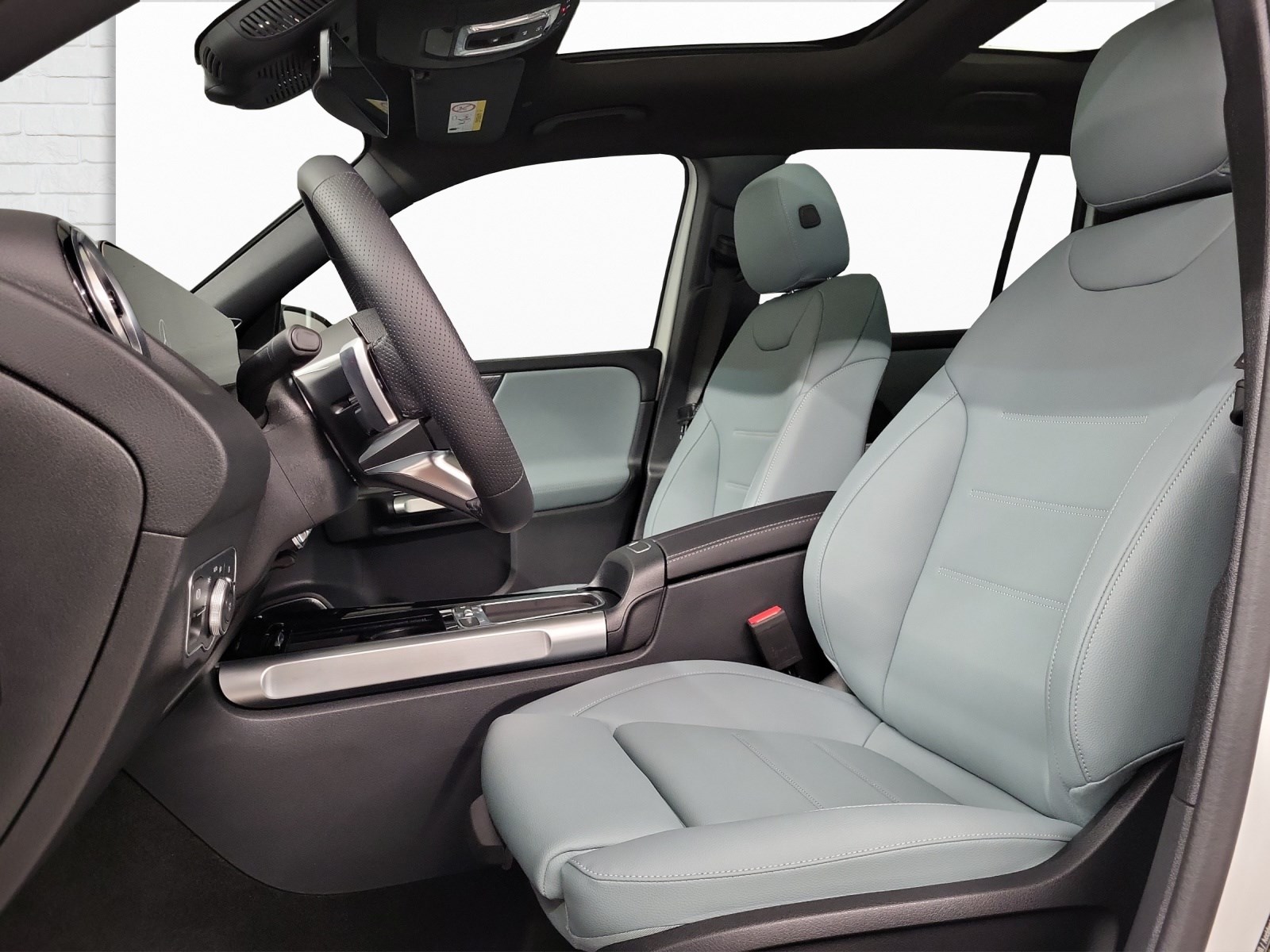MERCEDES-BENZ GLB 200-image-6