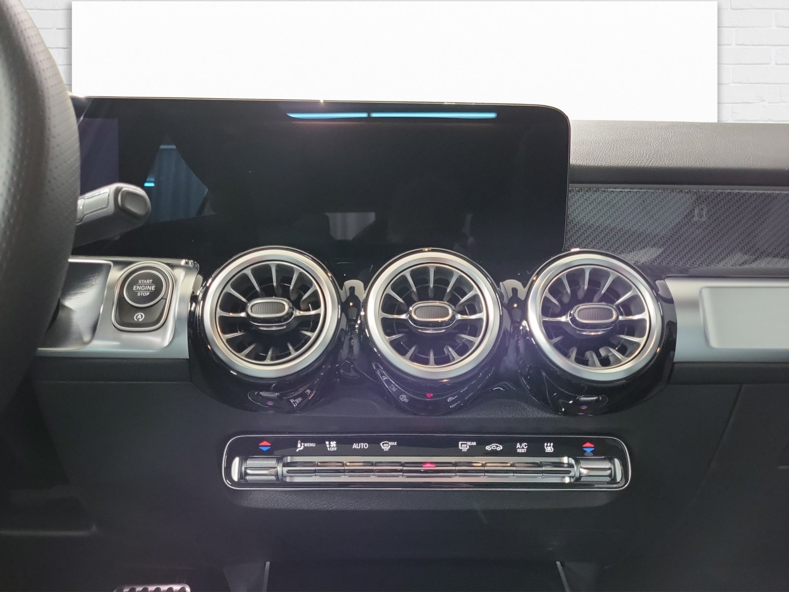 MERCEDES-BENZ GLB 200-image-8