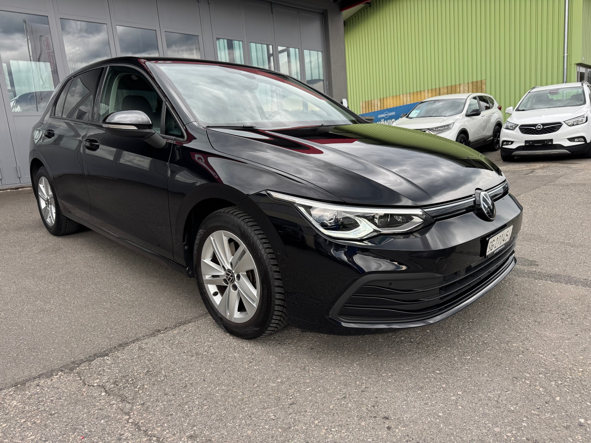 VW Golf 2.0 TDI Life DSG 4Motion-showroom-element-1