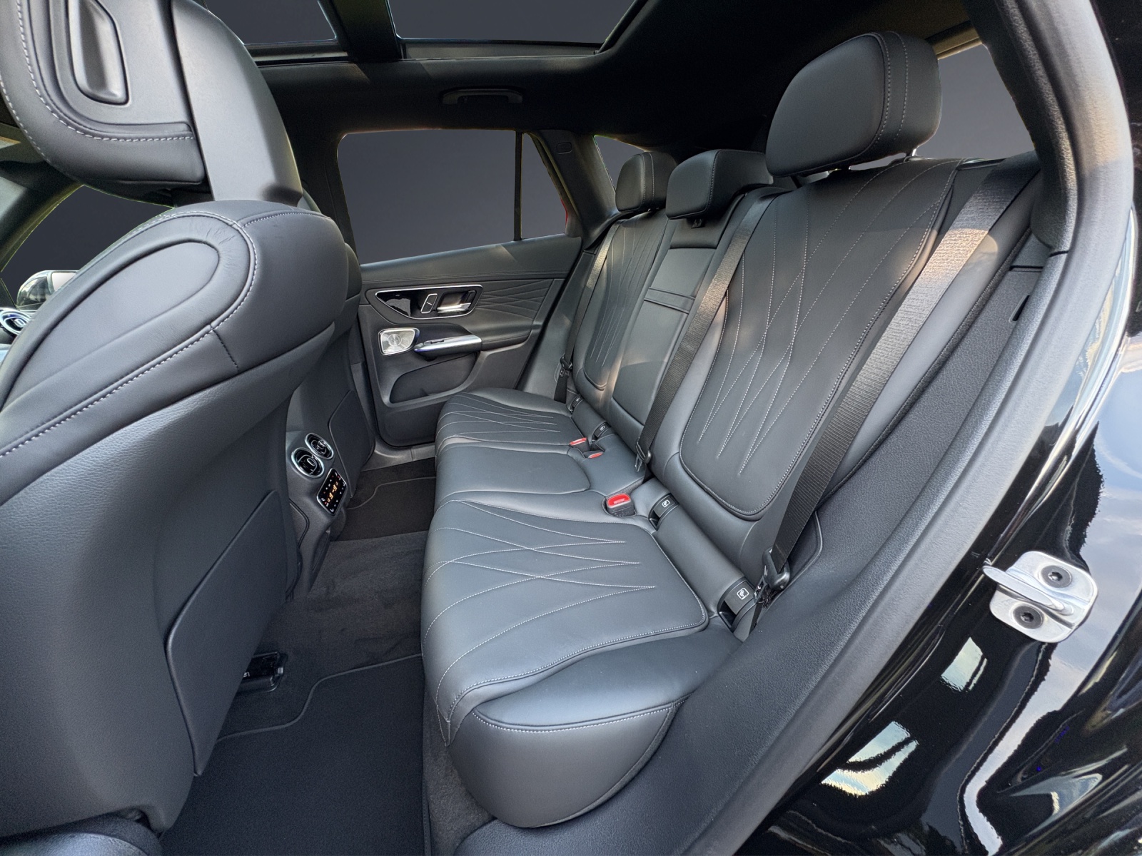 MERCEDES-BENZ GLC 400 e 4Matic EQ Star 9G-Tronic-image-18