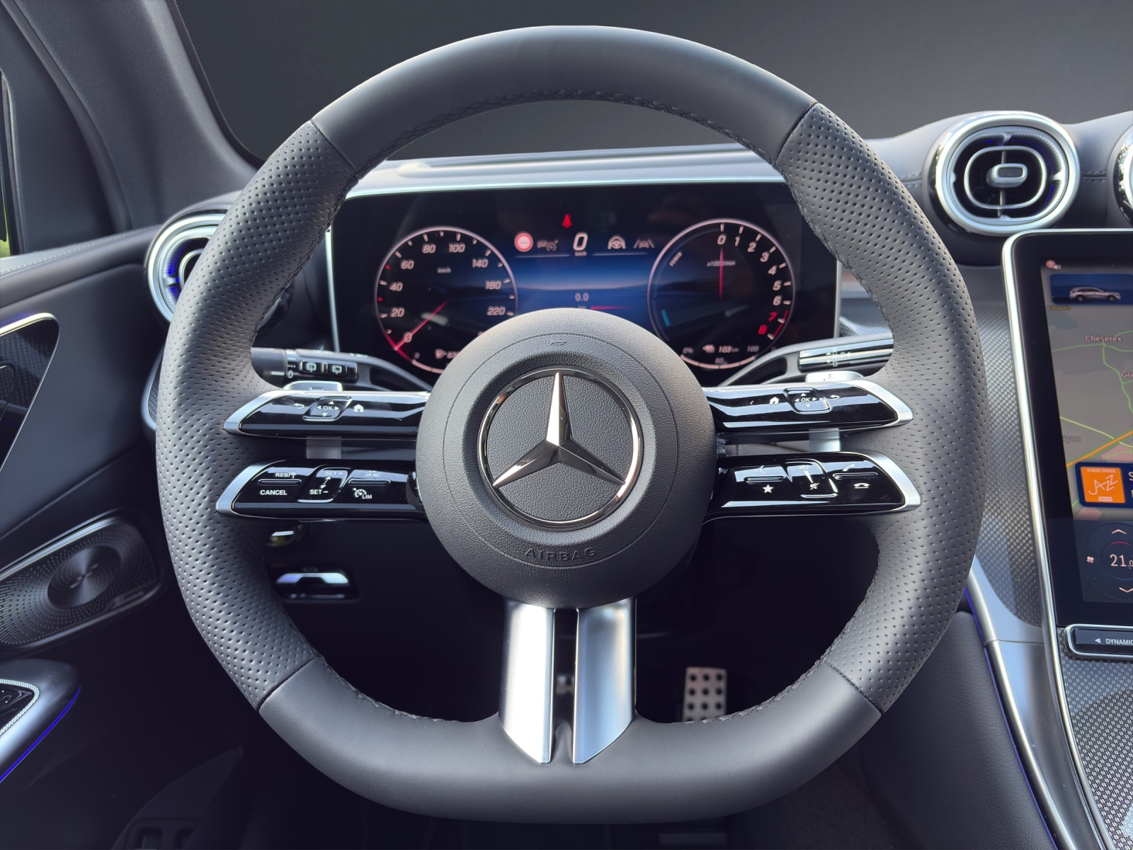 MERCEDES-BENZ GLC 400 e 4Matic EQ Star 9G-Tronic-image-16