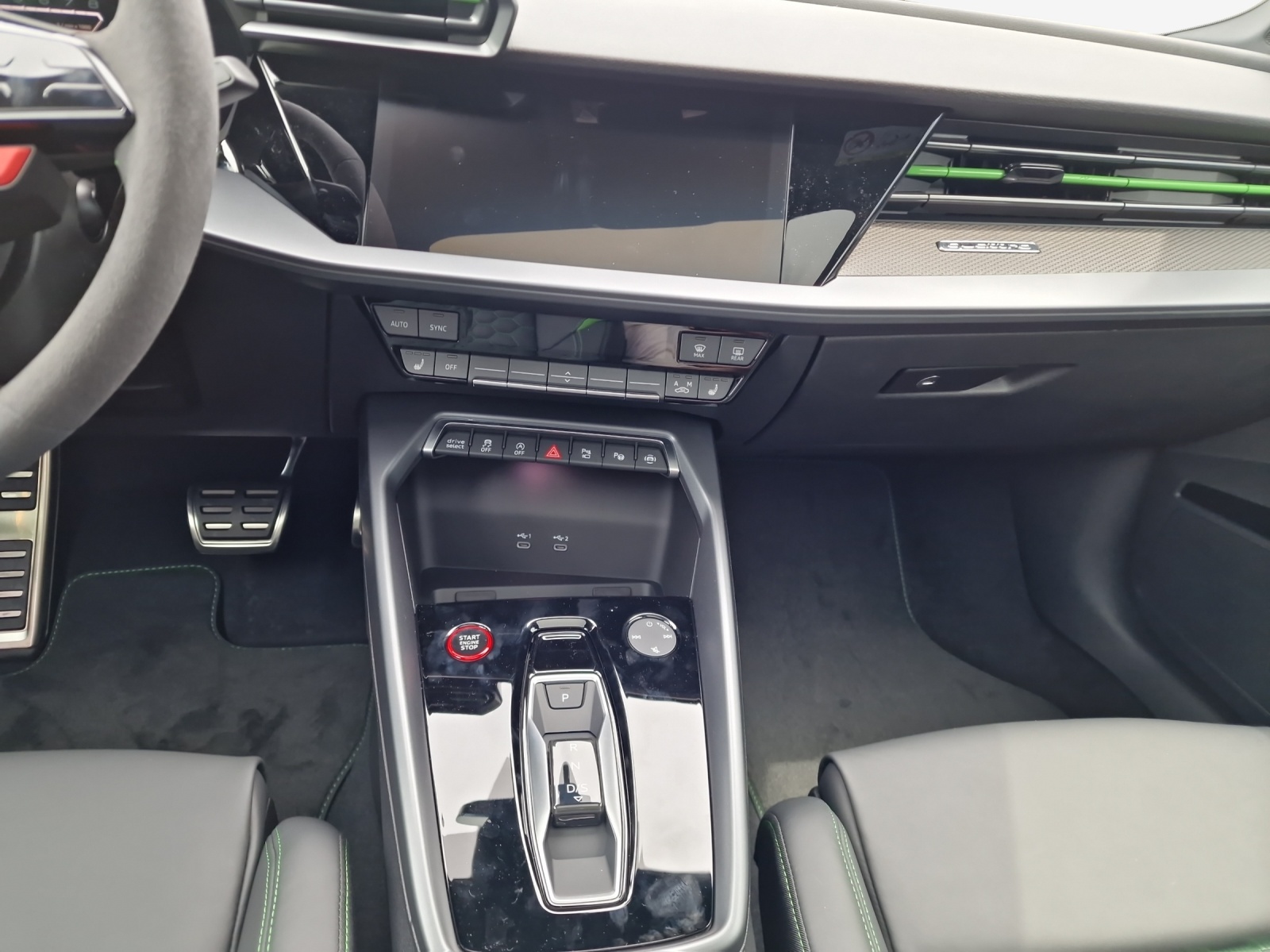 AUDI RS3 Sportback 2.5 TSI quattro-image-10