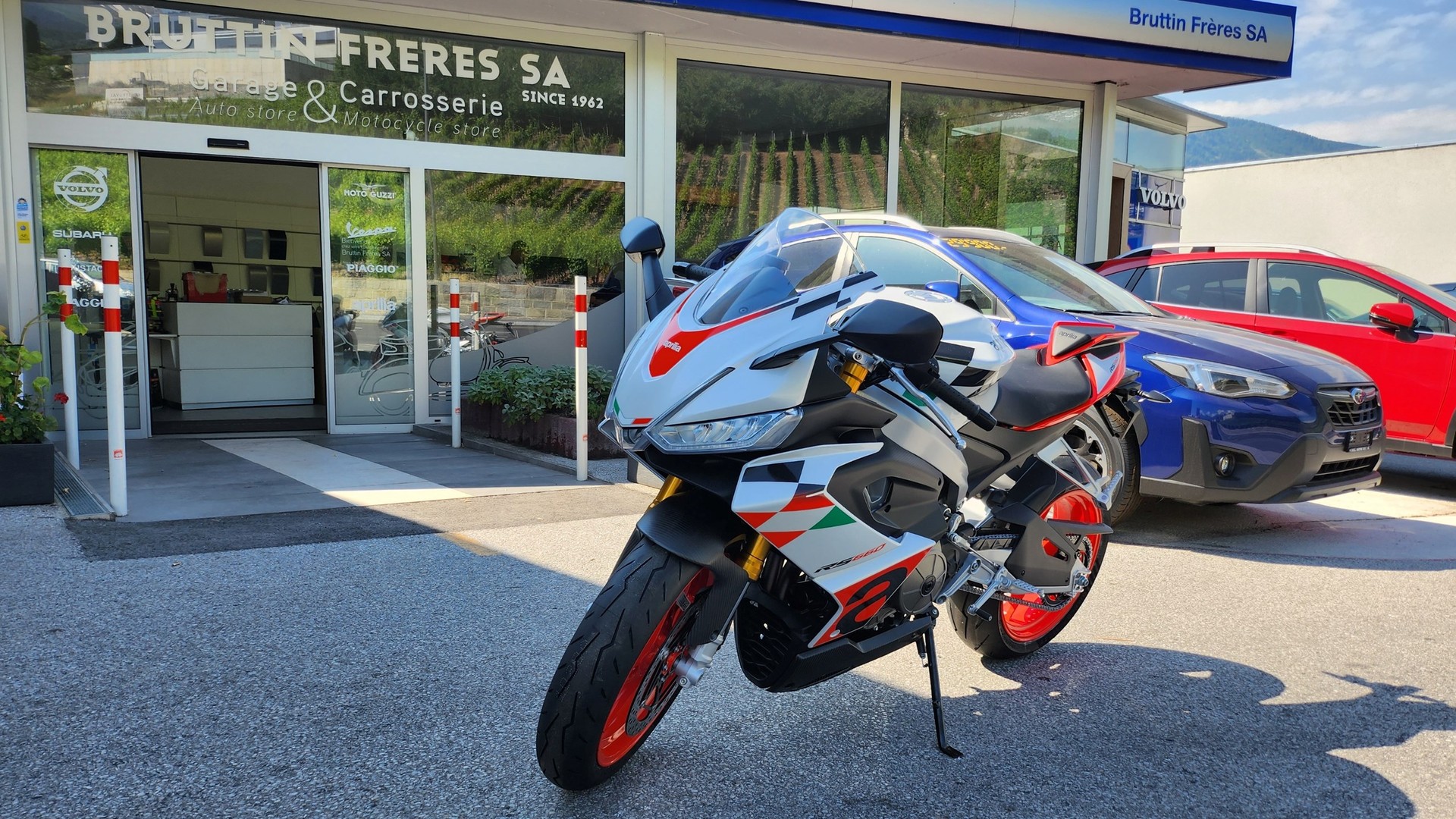 APRILIA RS 660 Extrema-showroom-element-1