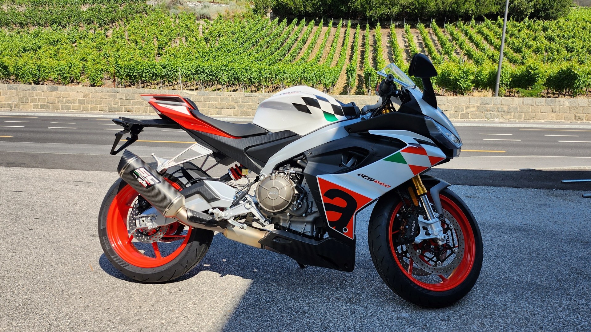 APRILIA RS 660 Extrema-showroom-element-2