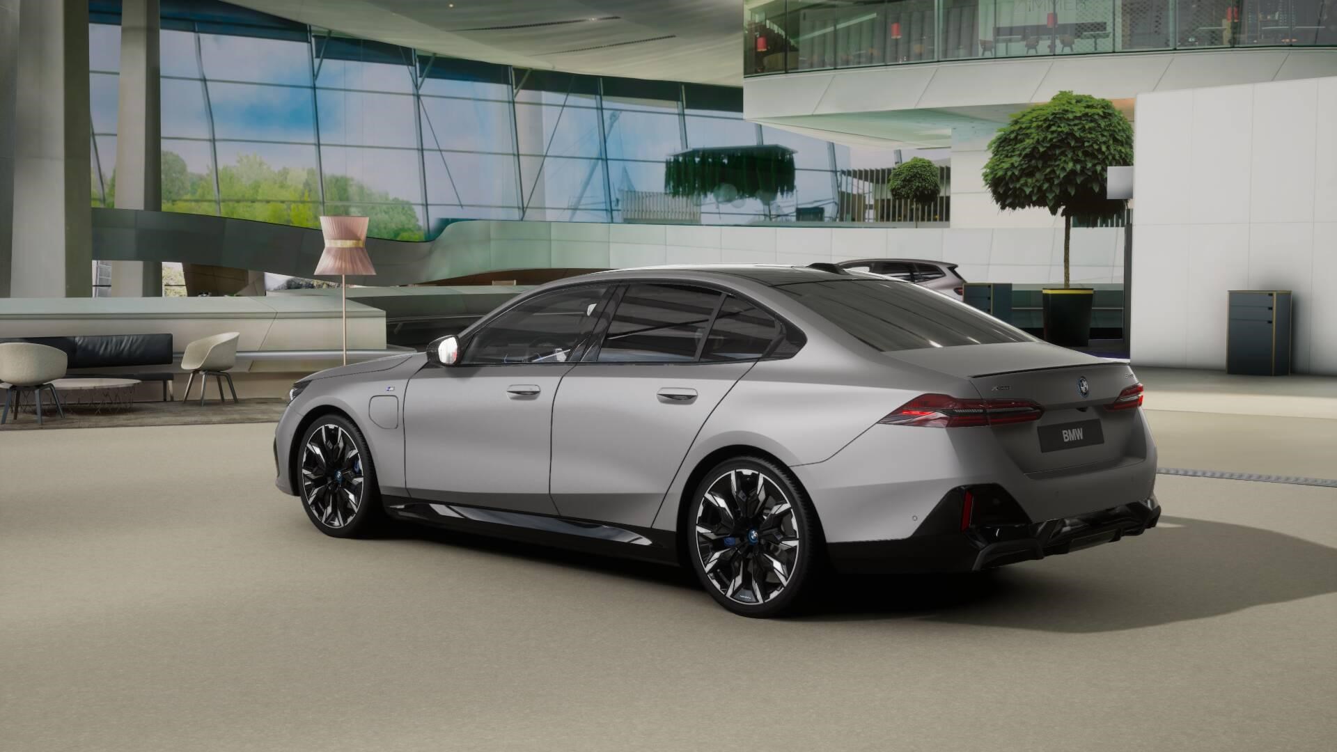 BMW 550e xDrive-showroom-element-1