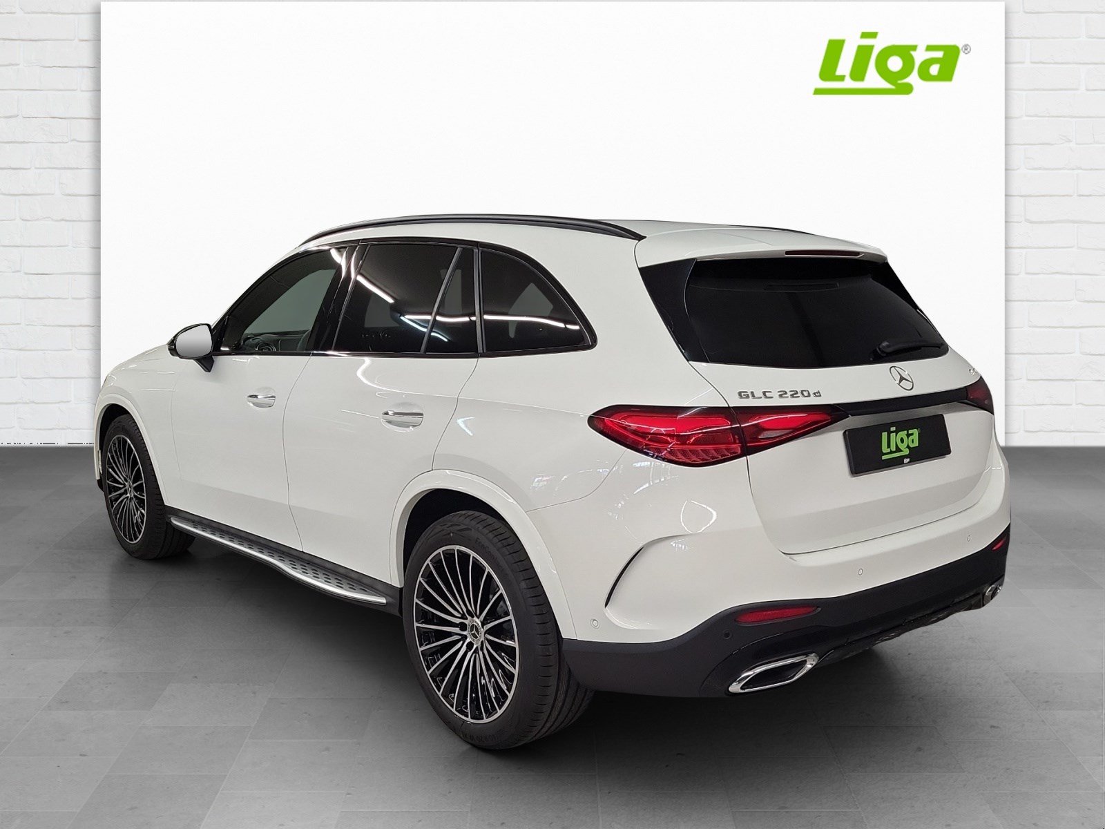 MERCEDES-BENZ GLC 220 d AMG Line 4Matic-showroom-element-3