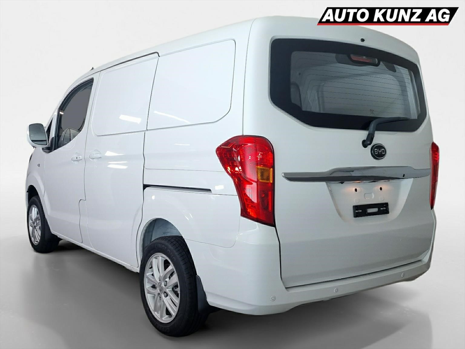 BYD ETP3-showroom-element-1