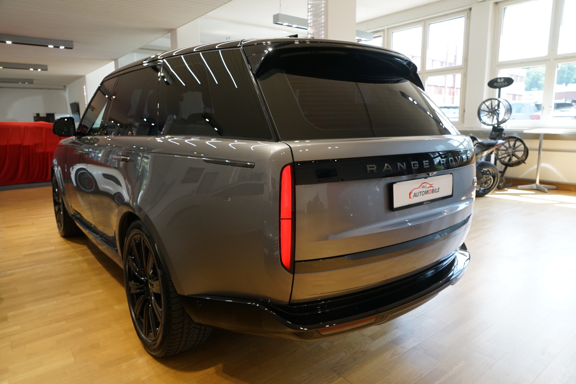 LAND ROVER Range Rover D350 3.0D I6 MHEV HSE Automatic-showroom-element-3