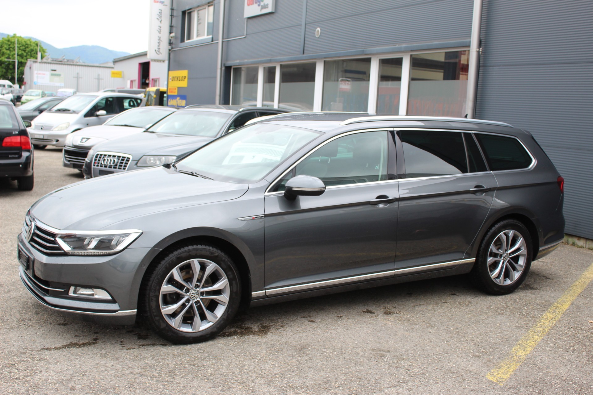 VW Passat Variant 2.0 TDI BMT Highline DSG 4Motion-showroom-element-3