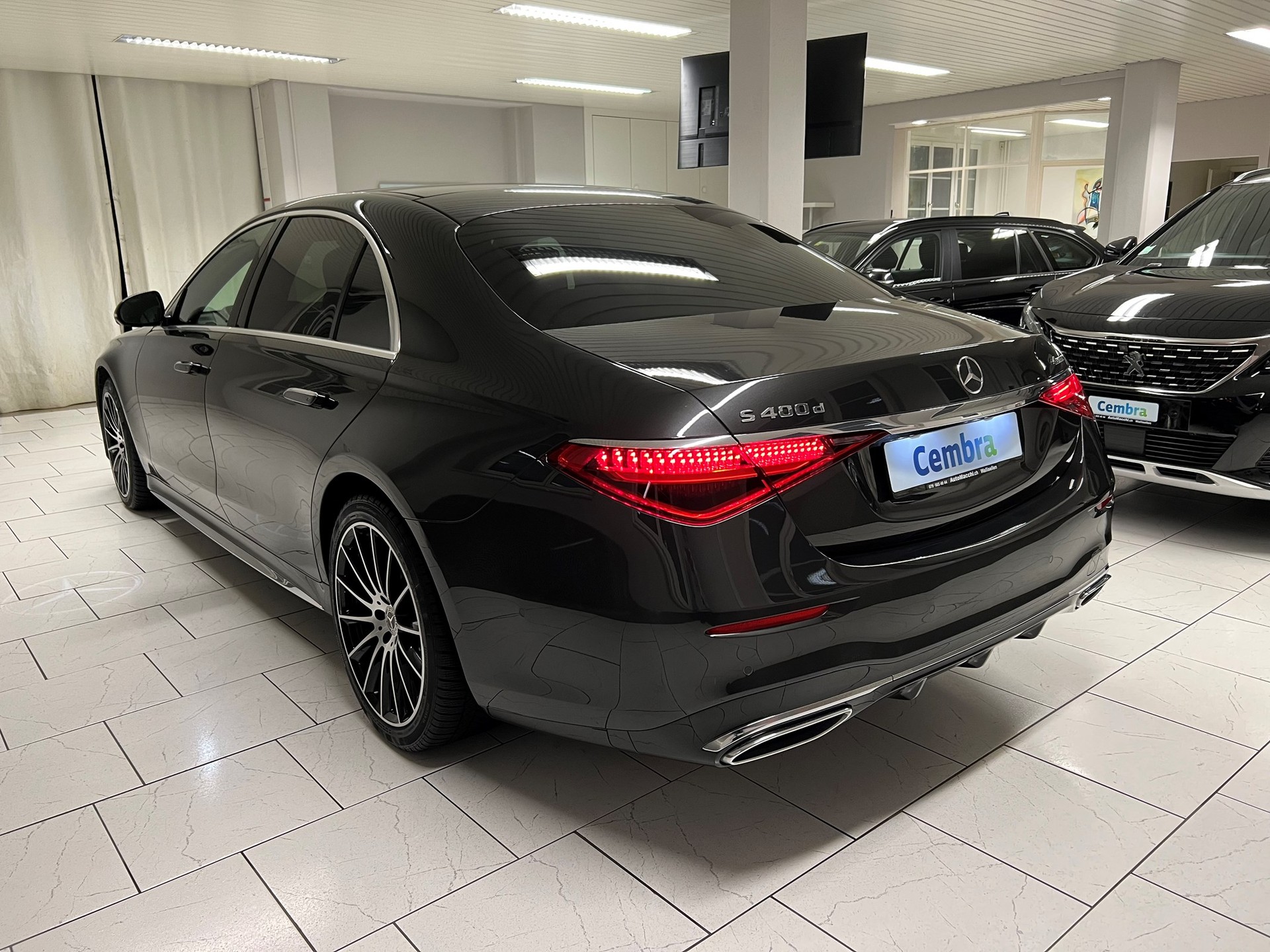 MERCEDES-BENZ S 400 d Lang 4Matic AMG Line 9G-Tronic-showroom-element-3