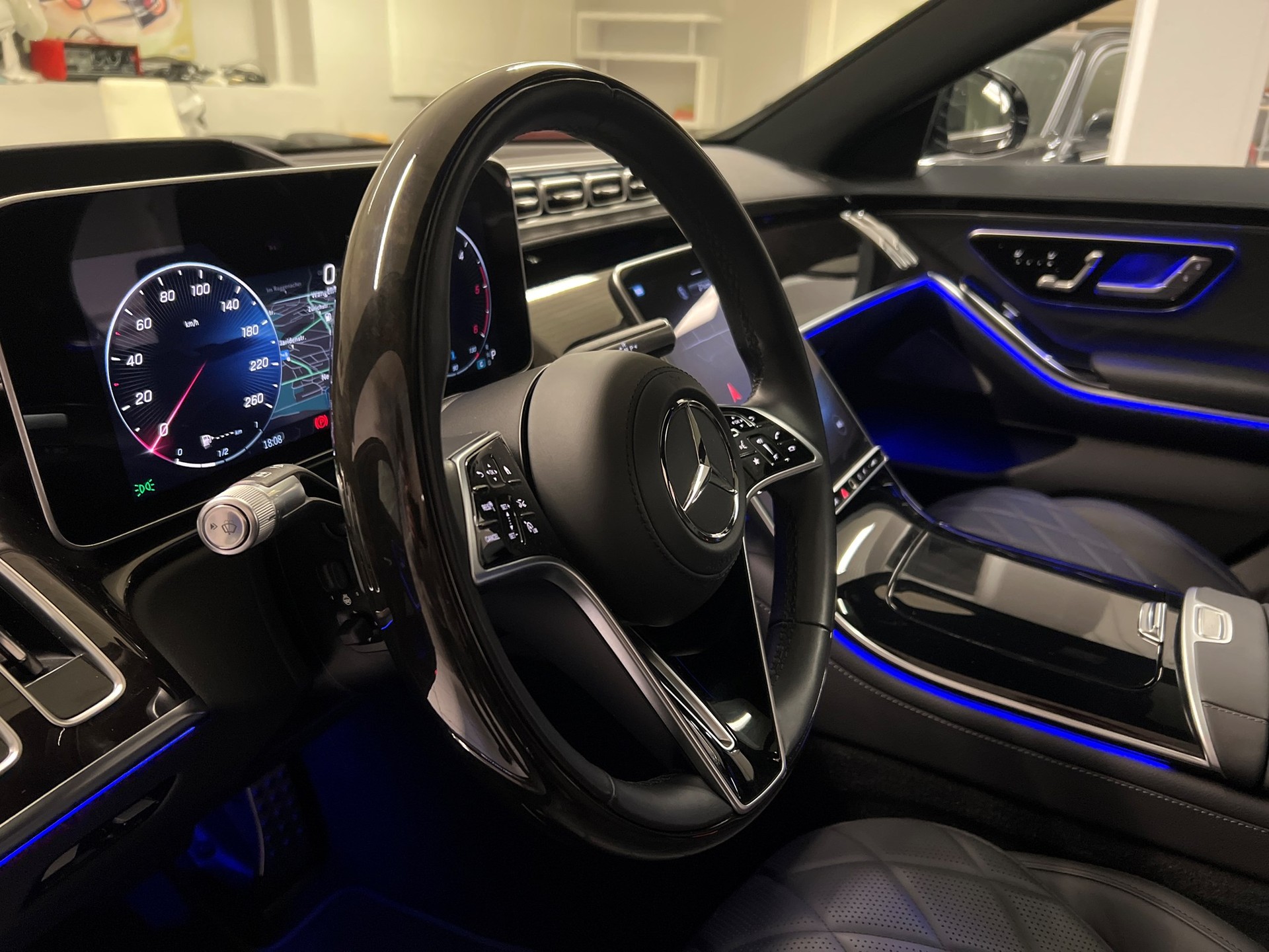 MERCEDES-BENZ S 400 d Lang 4Matic AMG Line 9G-Tronic-image-17