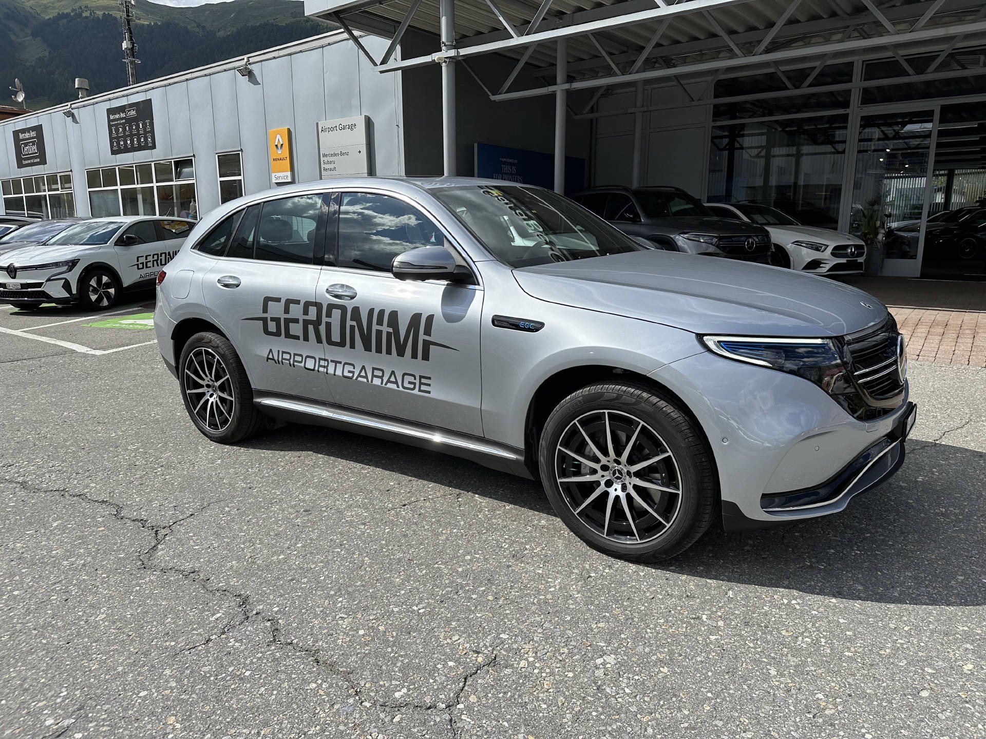 MERCEDES-BENZ EQC 400 AMG Line 4matic-showroom-element-2