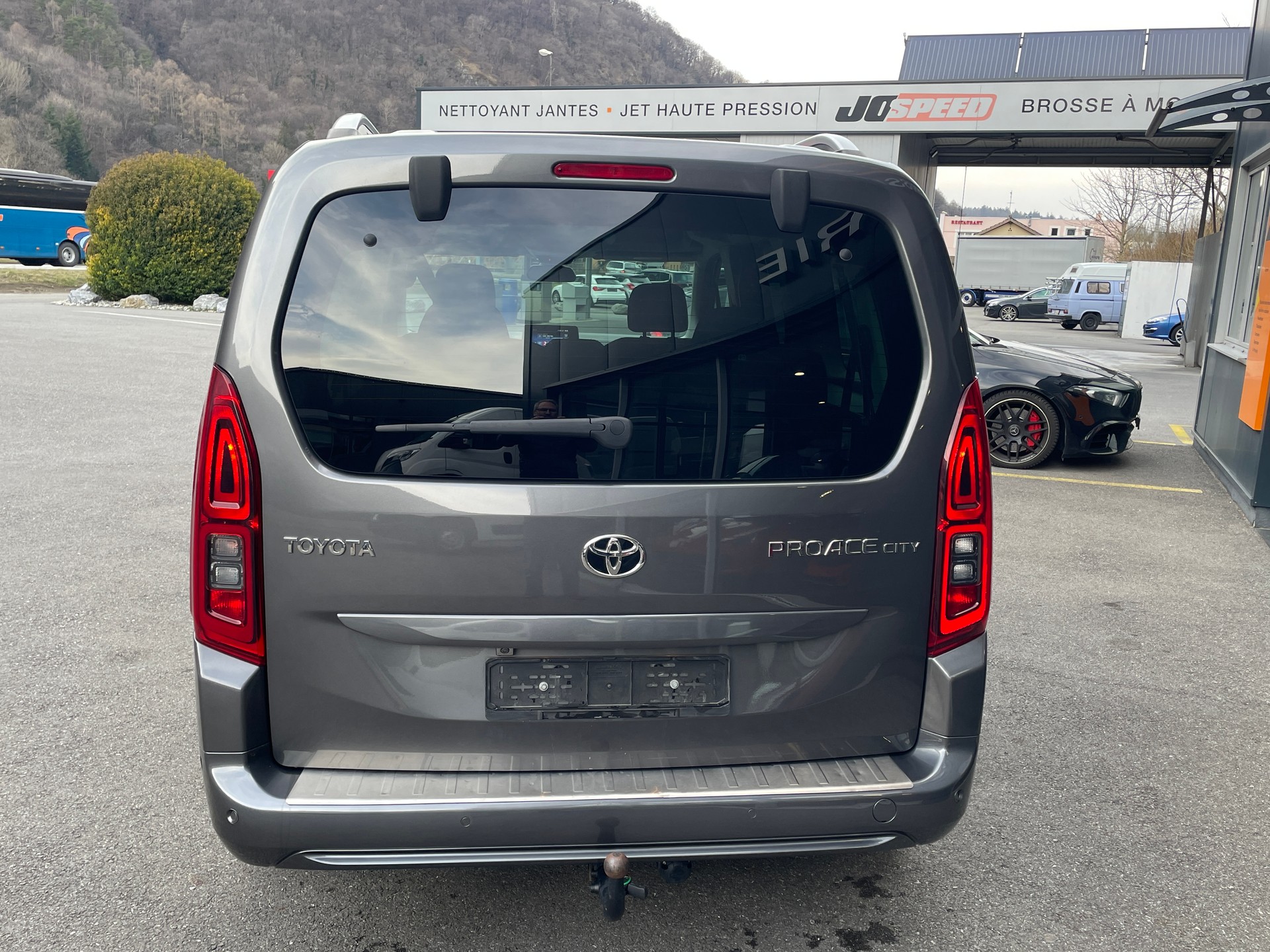 TOYOTA Proace City Verso 1.5 Combi Long-showroom-element-3