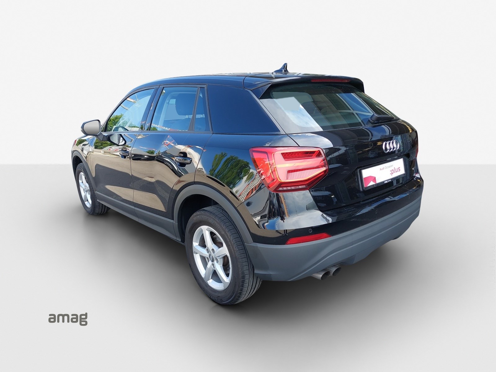 AUDI Q2 40 TFSI Attraction quattro S-tronic-showroom-element-2