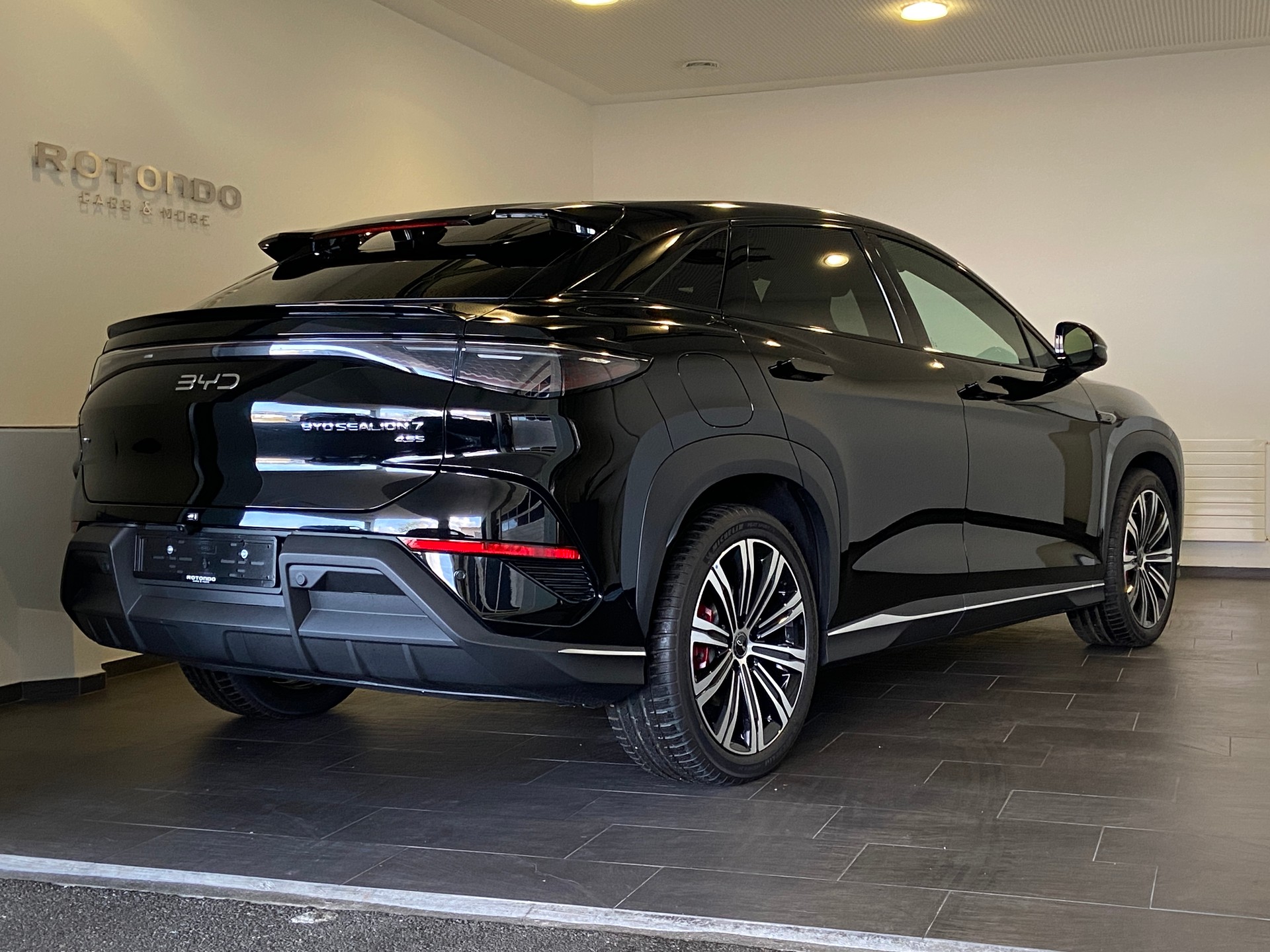 BYD Sealion 7 91,3 kWh Excellence AWD-showroom-element-1